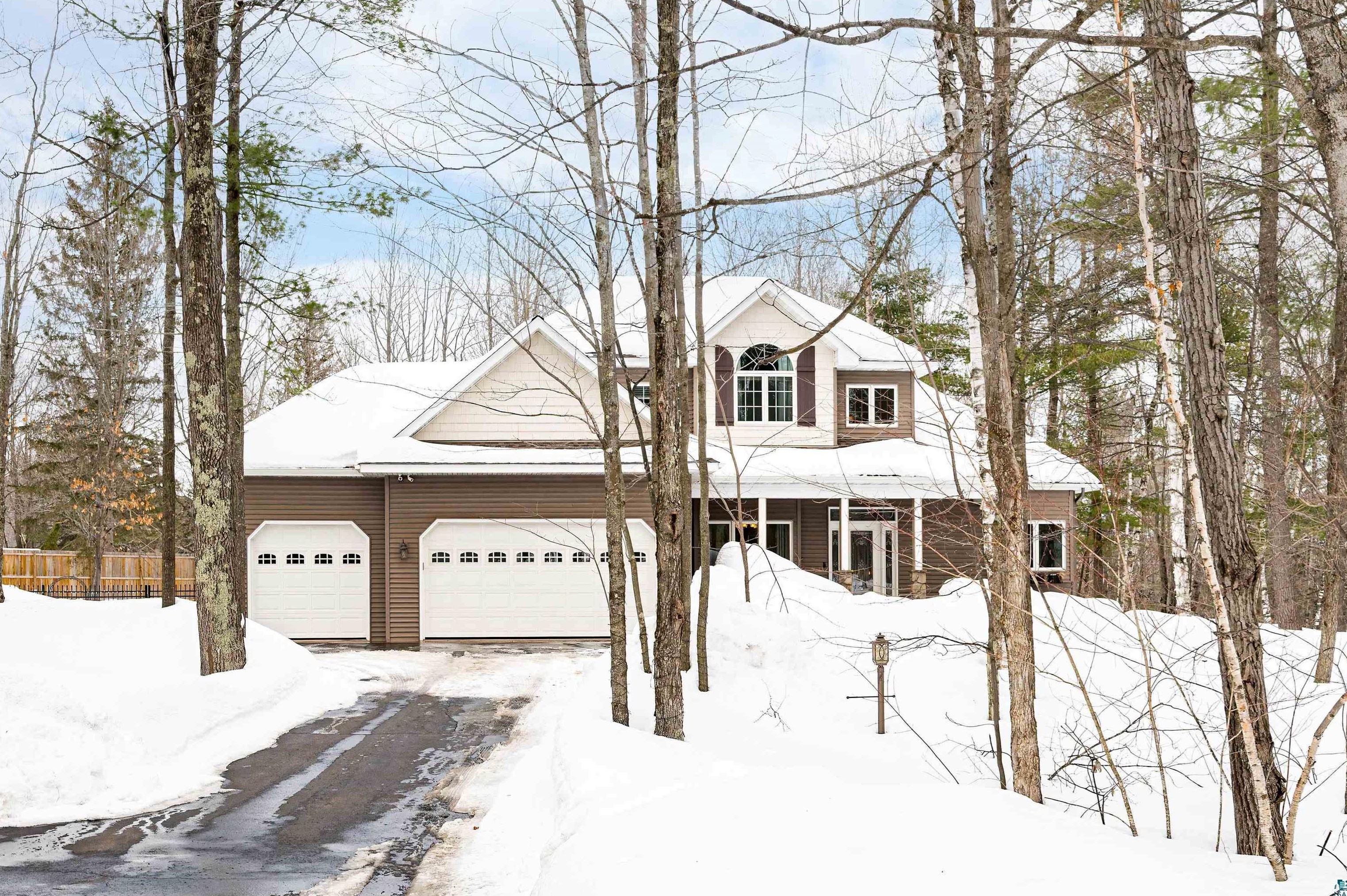 1525 Evergreen Dr, Scanlon, MN 55720
