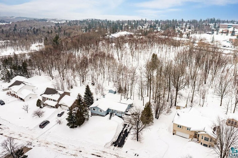 2520 Peace Dr, Duluth, MN 55811