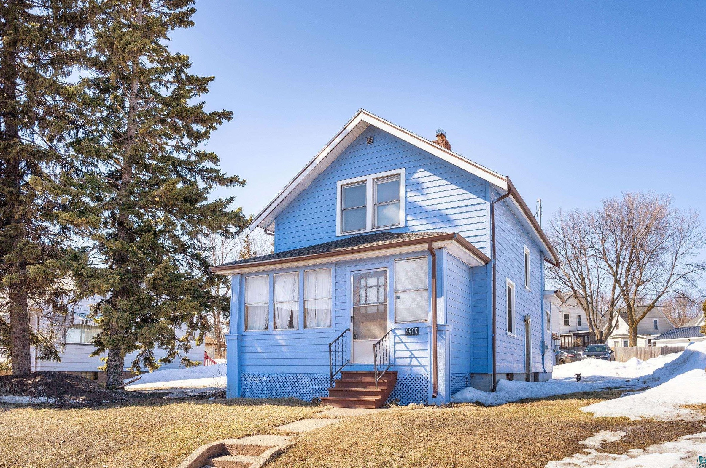 5909 Grand Ave, Duluth, MN 55807