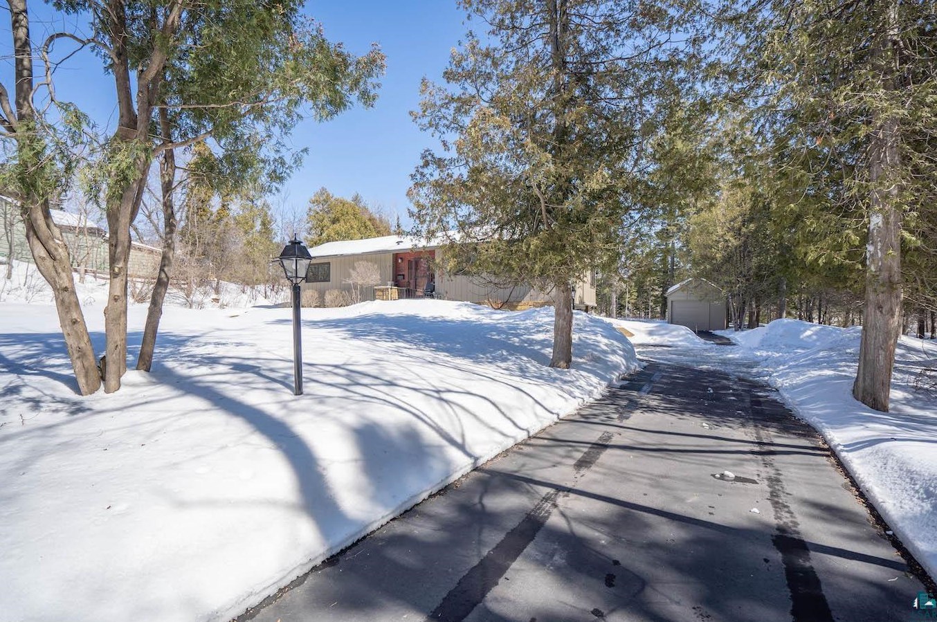 302 N 34th Ave E, Duluth, MN 55804