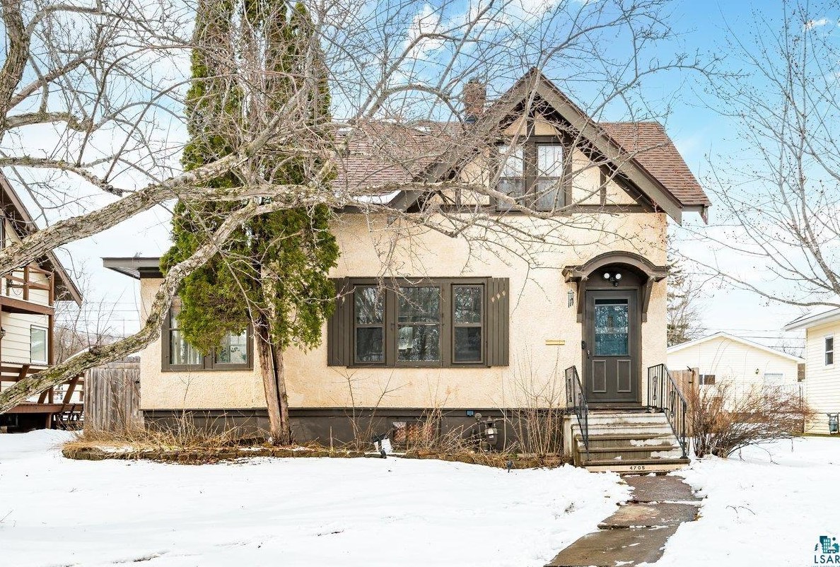 4705 Peabody St, Duluth, MN 55804