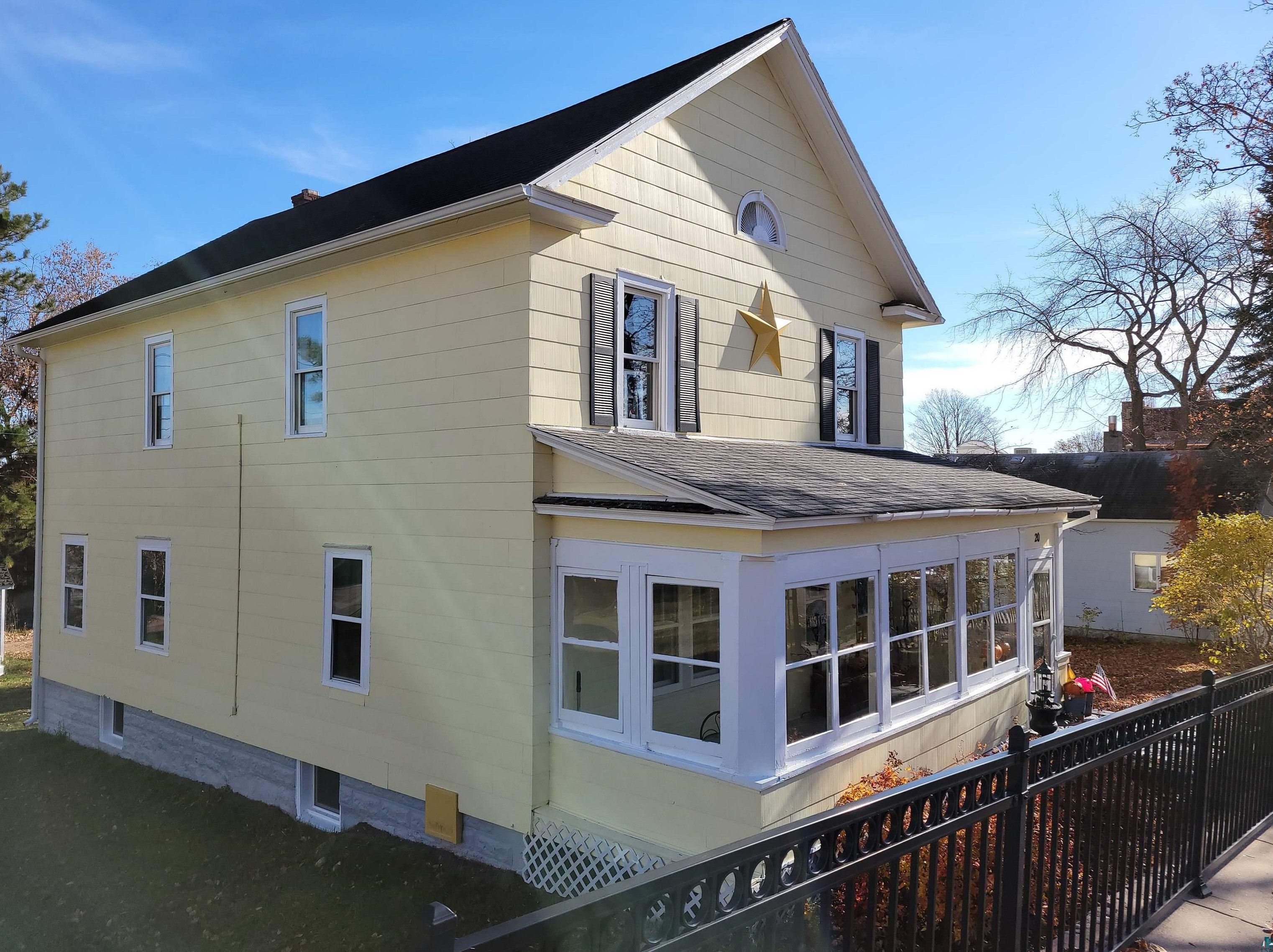 20 2nd St, Red Cliff, WI 54814-3407