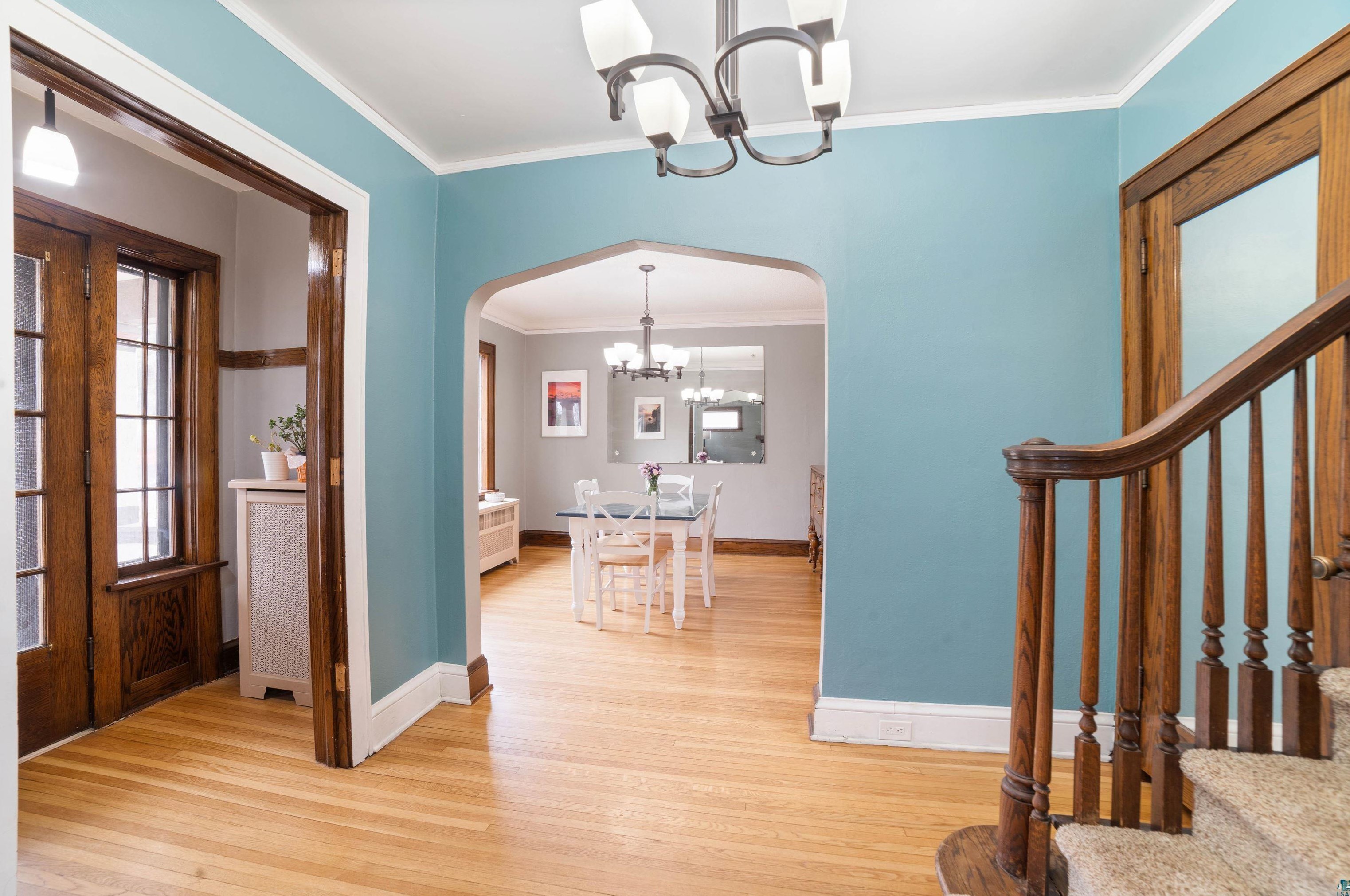 312 N 40th Ave E, Duluth, MN 55804