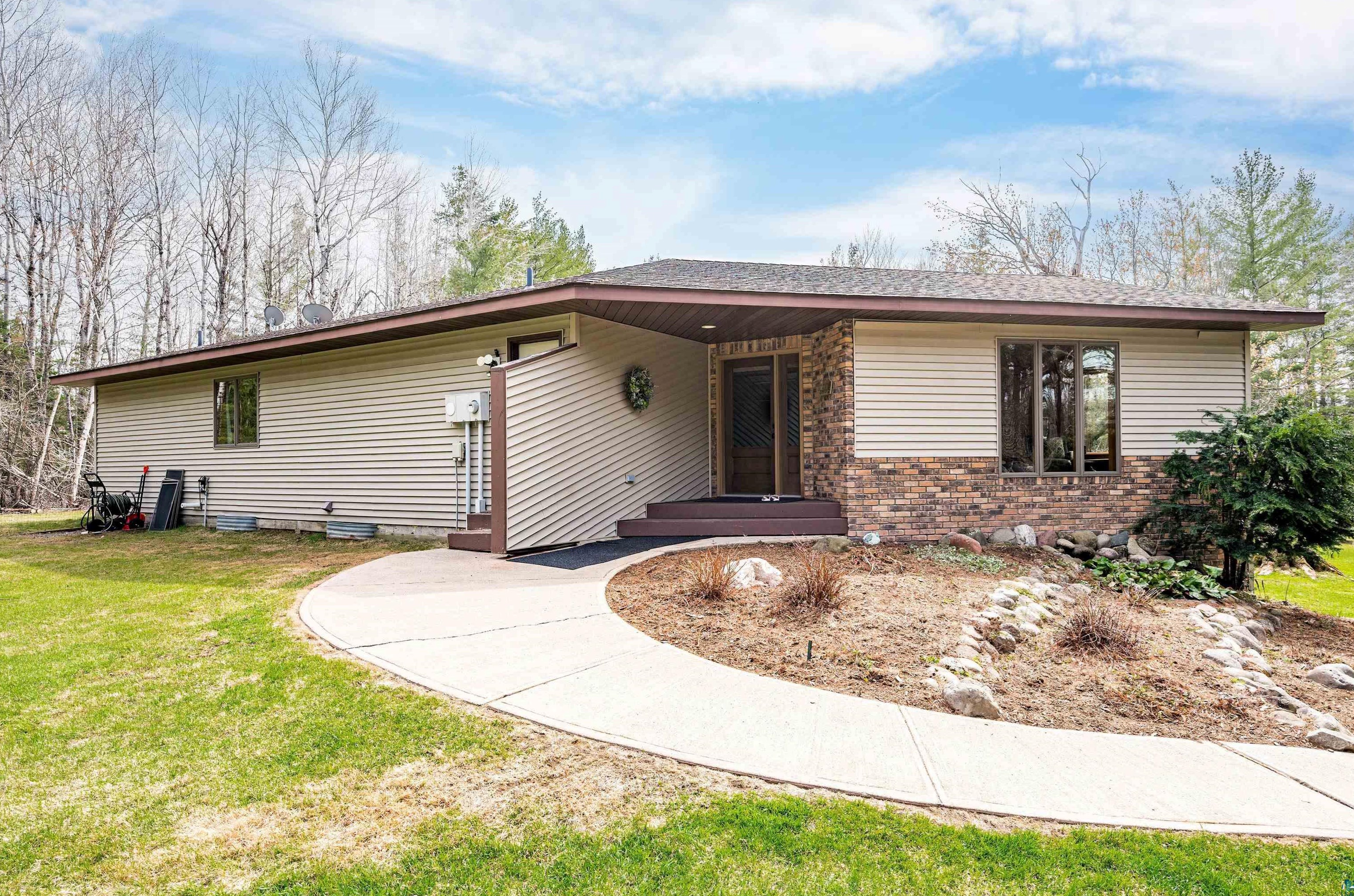48 Polo Rd, Esko, MN 55733