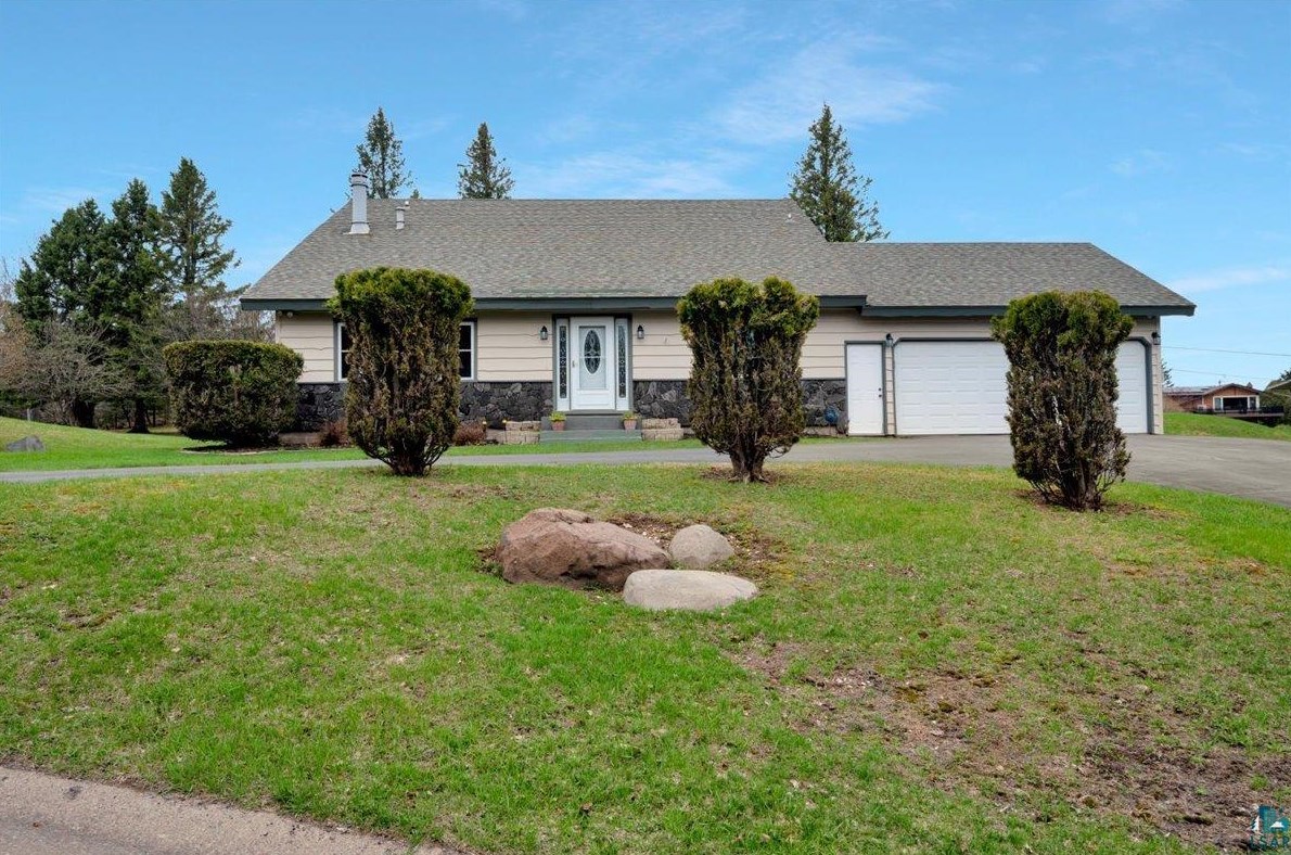 1545 Cliff Ave, Duluth, MN 55811