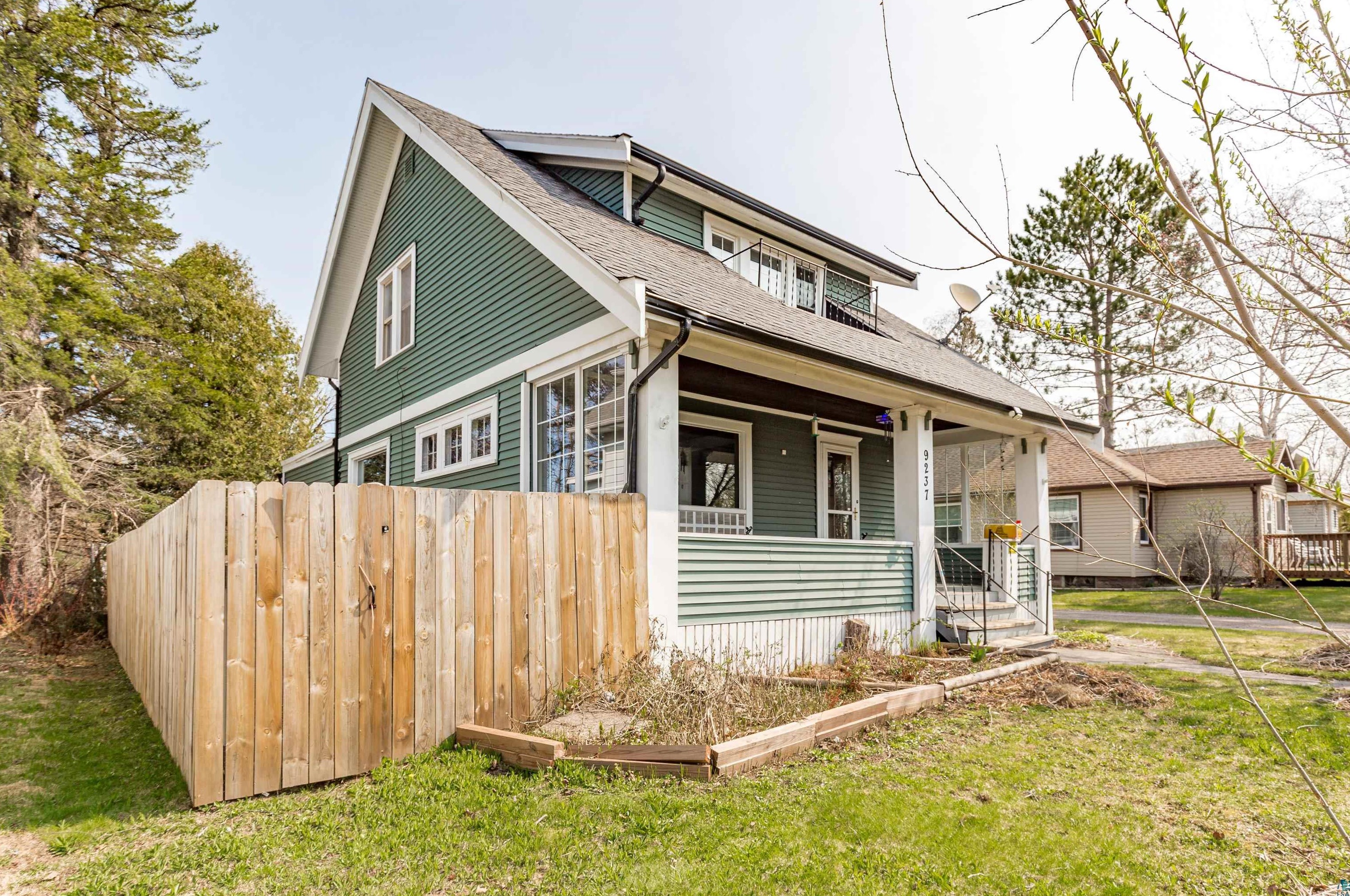 9237 Lawn St, Duluth, MN 55810