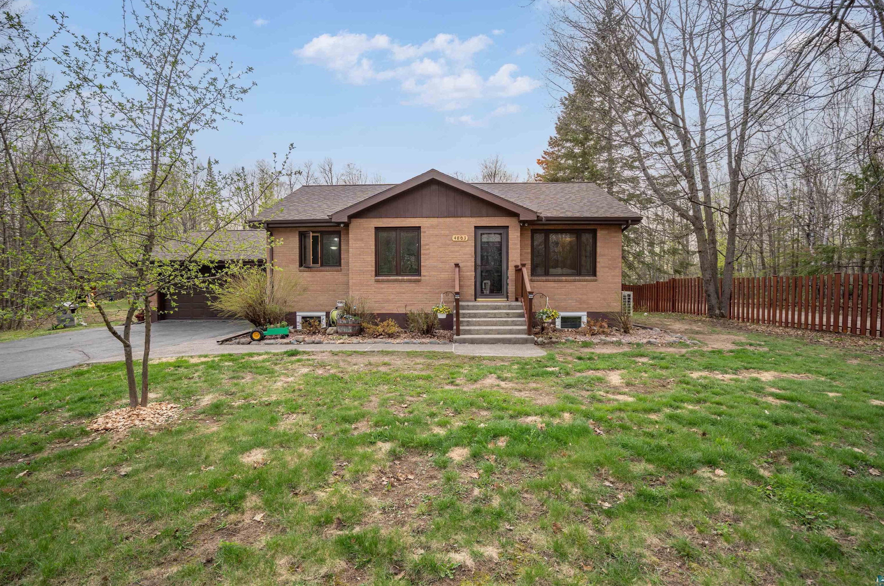4803 S Shore Dr, Duluth, MN 55811