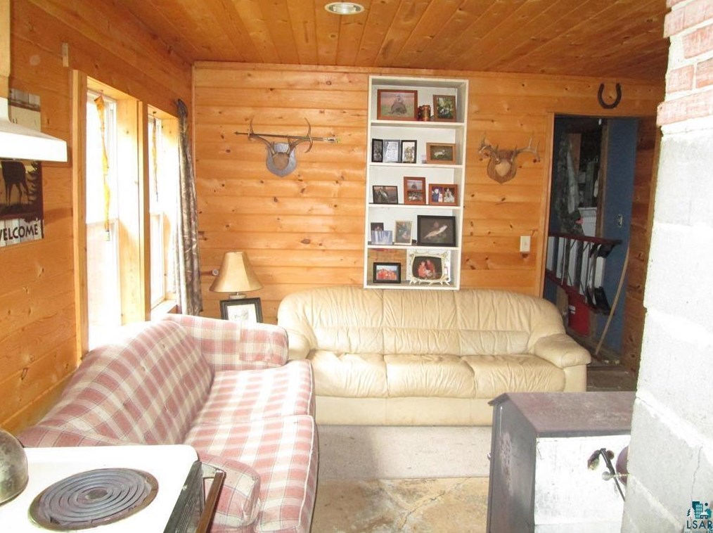 7845 Benedickt Rd, Foxboro, WI 54836-9656