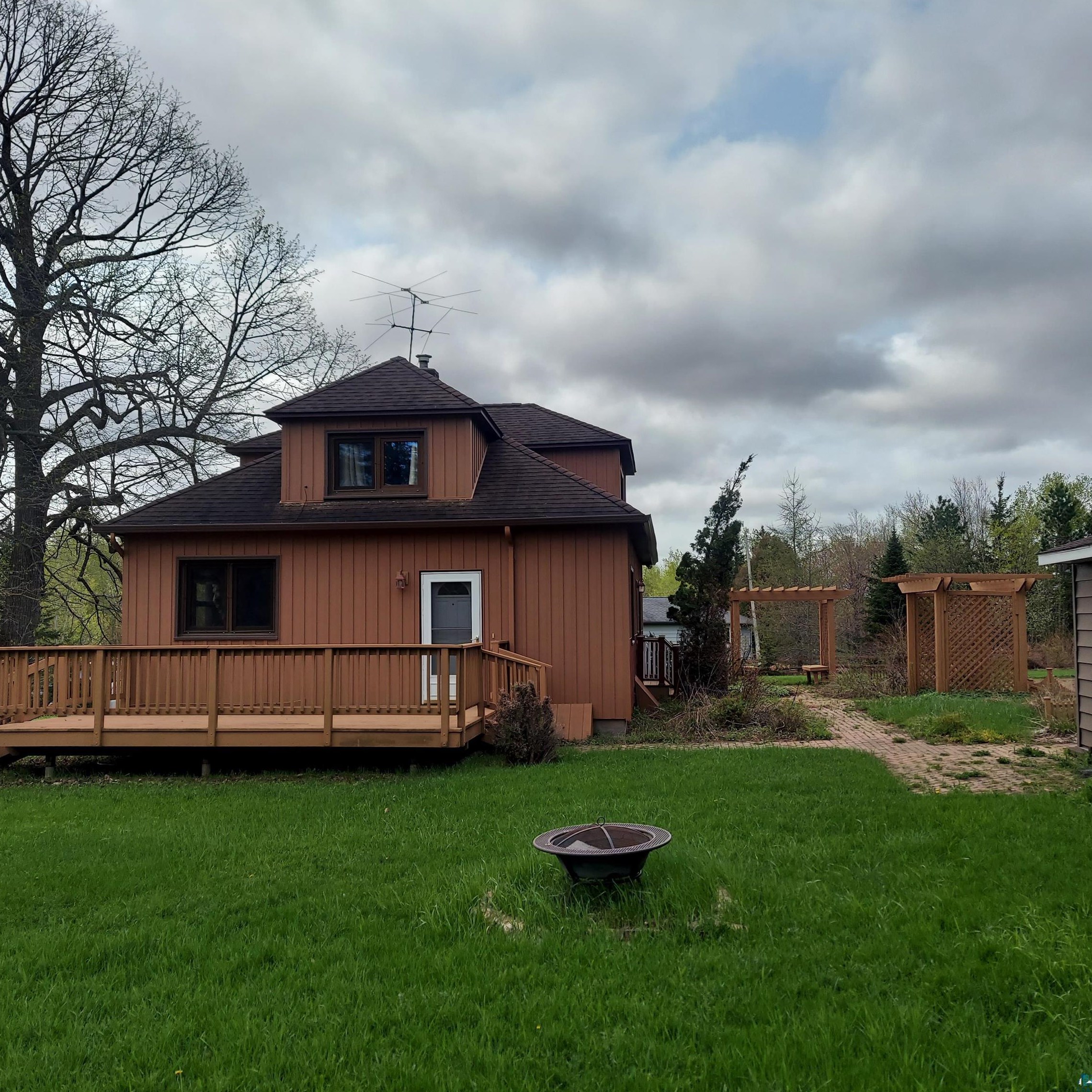 192 Himango Rd, Esko, MN 55733