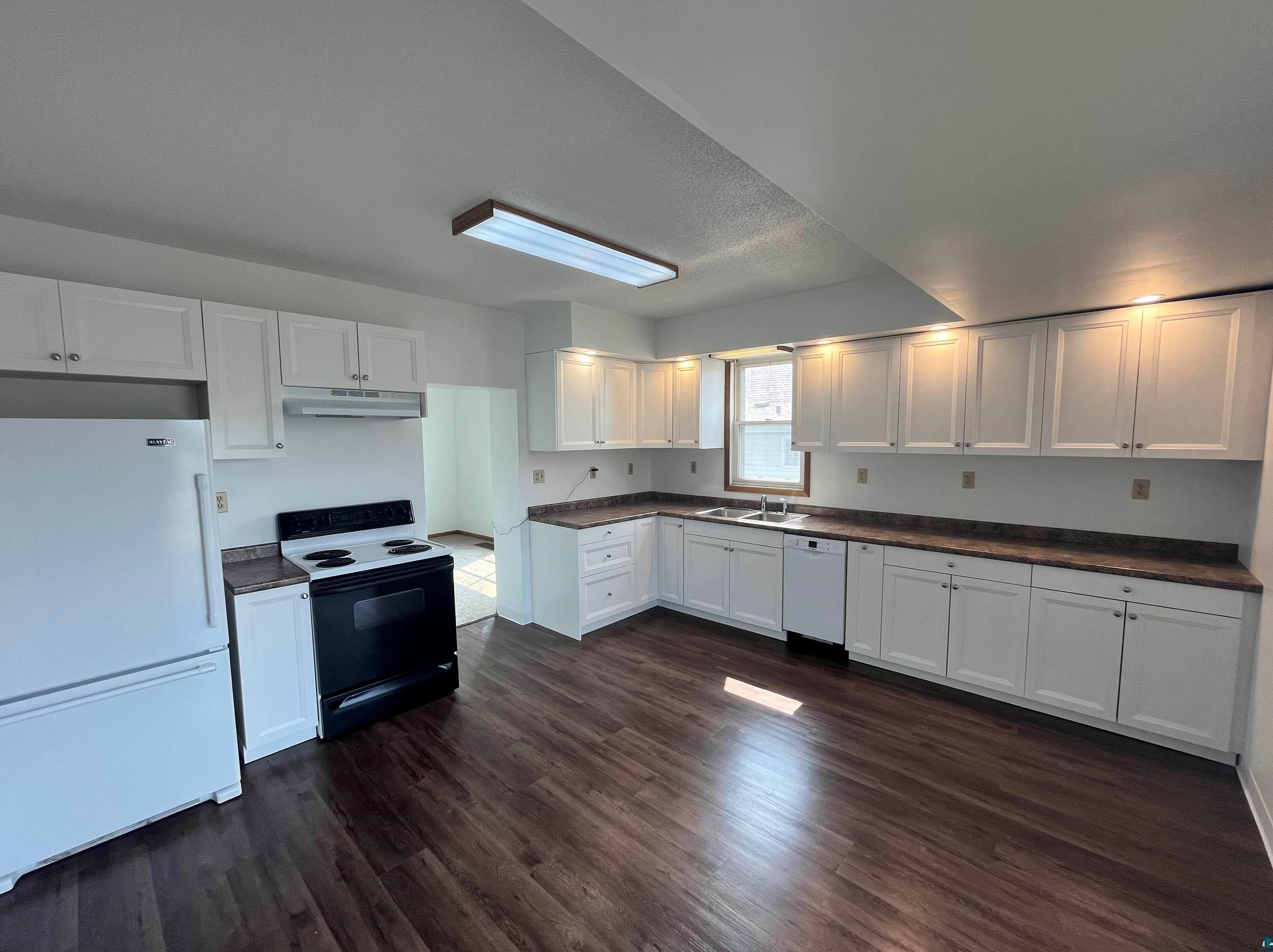 125 1st St, Duluth, MN 55810