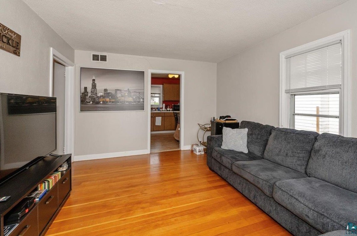 5719 E Superior St, Duluth, MN 55804