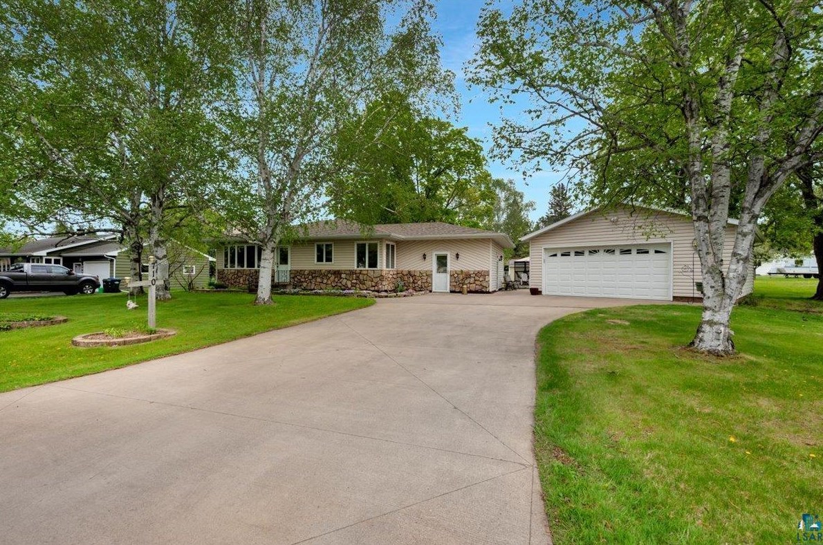 710 28th St, Scanlon, MN 55720