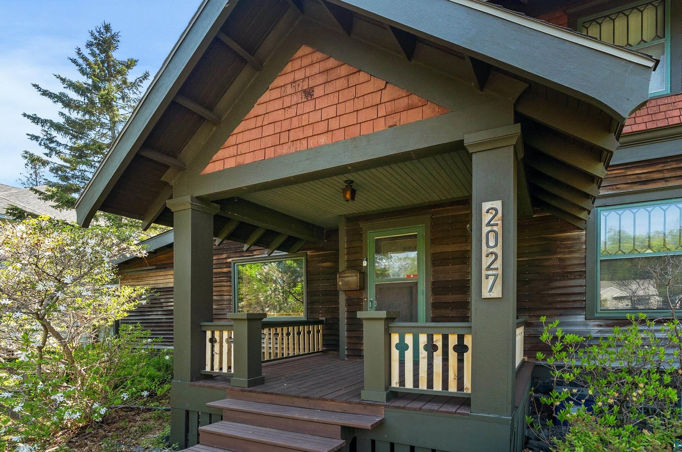 2027 Woodland Ave, Duluth, MN 55803
