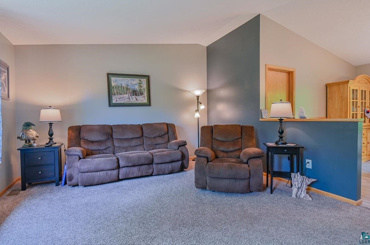 7689 Ely Lake Dr, Fayal, MN 55734