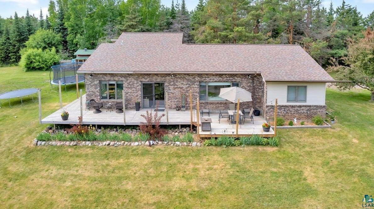 23 E Palkie Rd, Esko, MN 55733