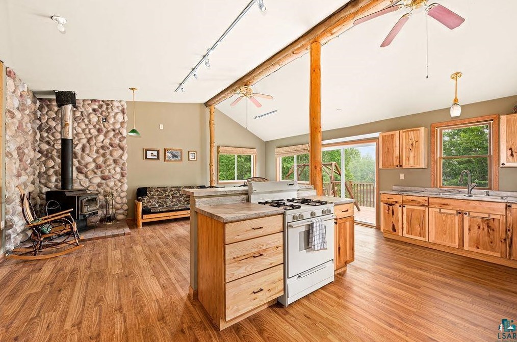 9005 Austin Rd, Alborn, MN 55702-8221
