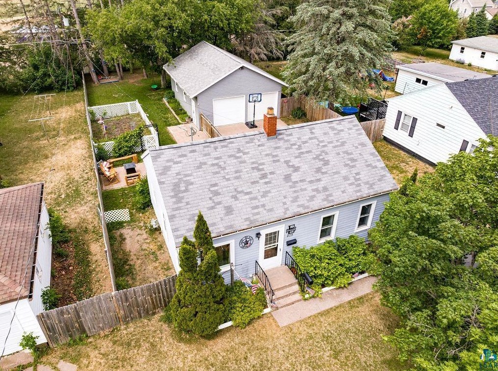 425 17th St, Scanlon, MN 55720