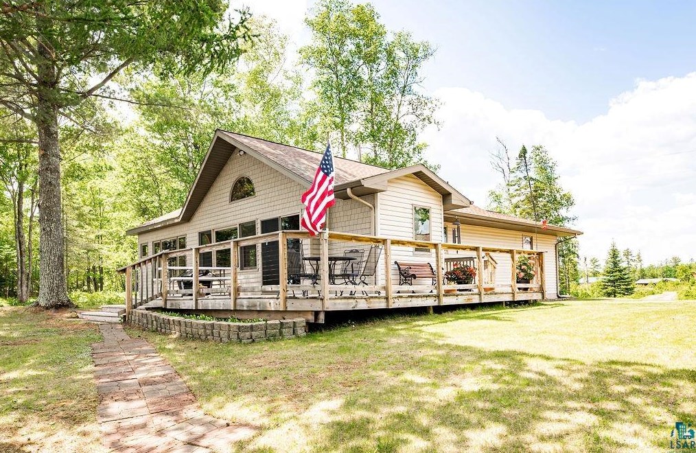 4736 Breezy Point Rd, Duluth, MN 55803