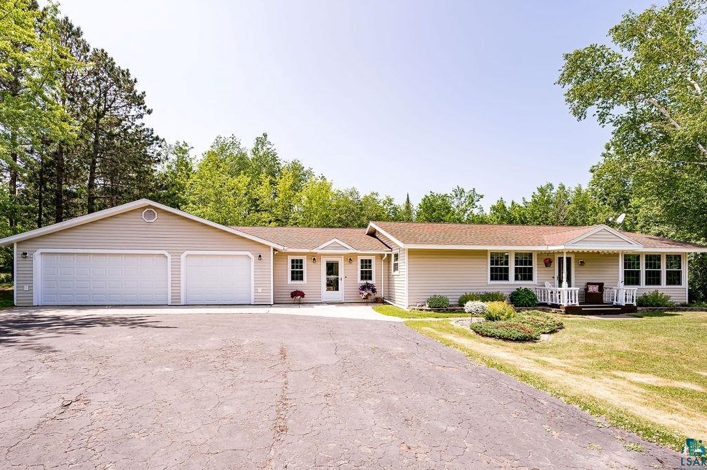 17 Ridge Rd, Esko, MN 55733