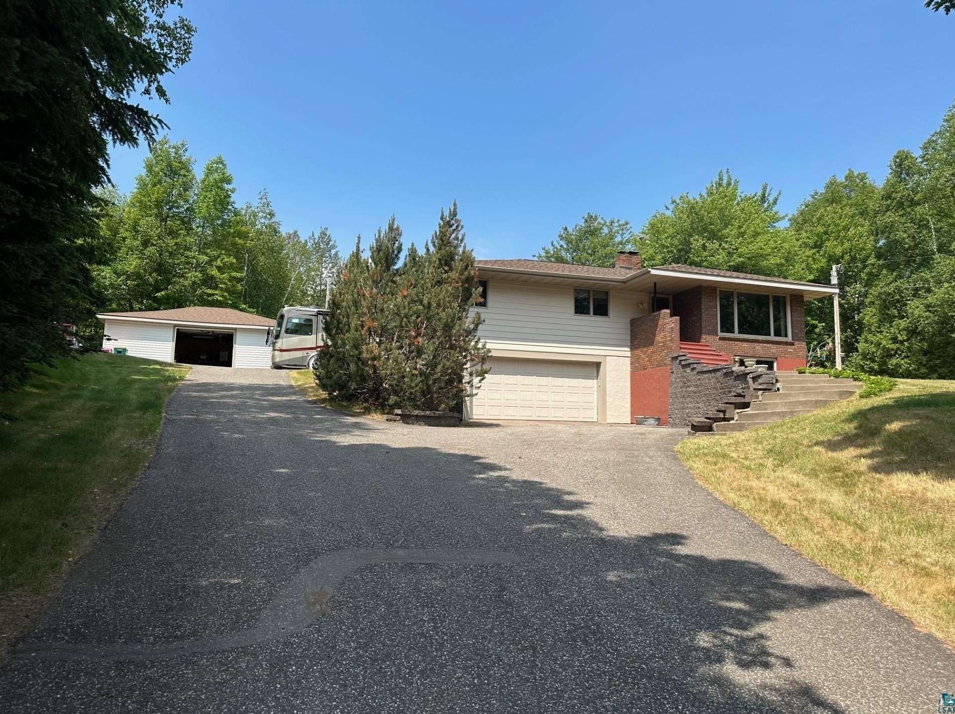 345 Nelson Rd, Scanlon, MN 55720