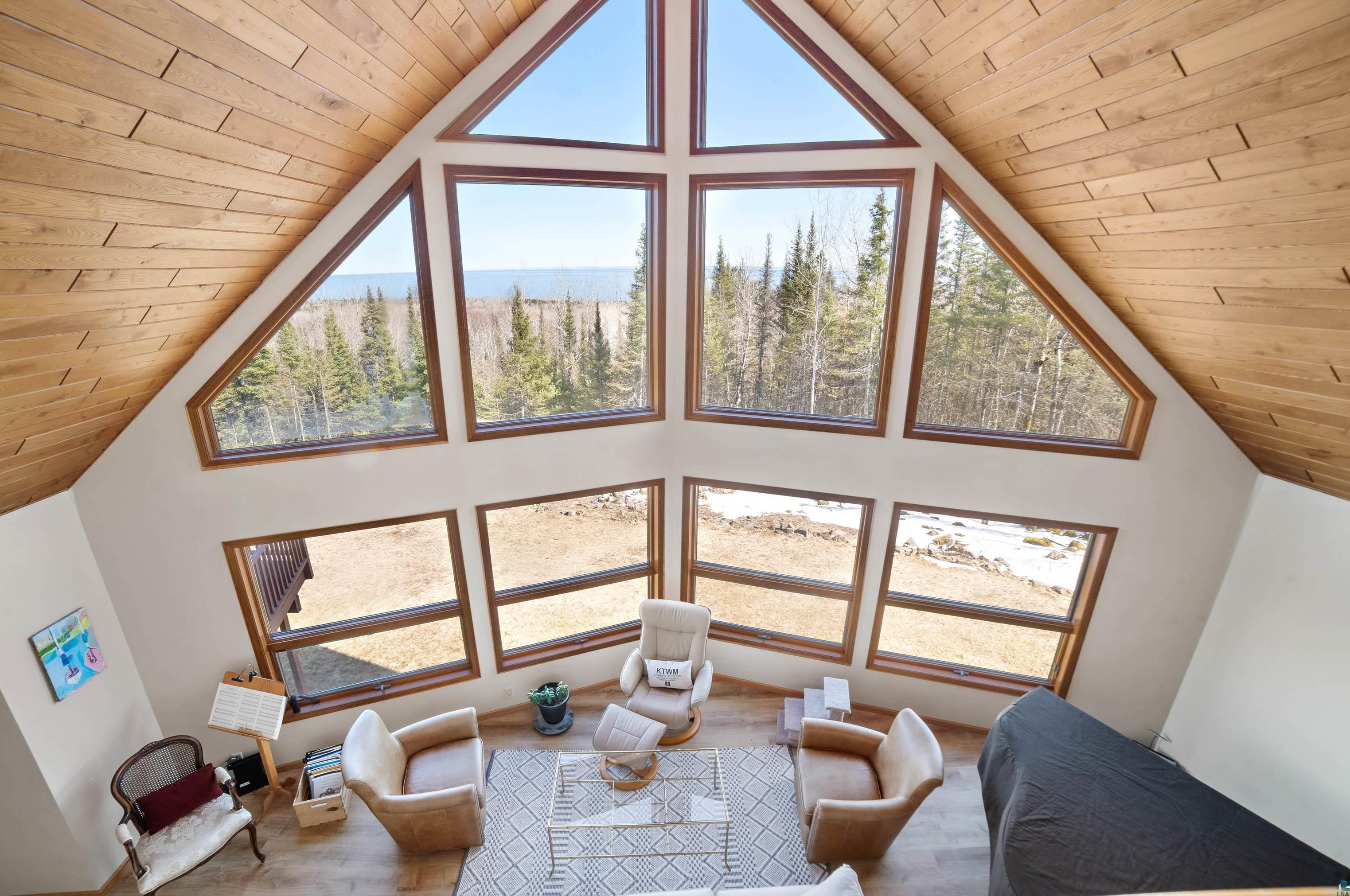 960 Deerview Ln, Two Harbors, MN 55616