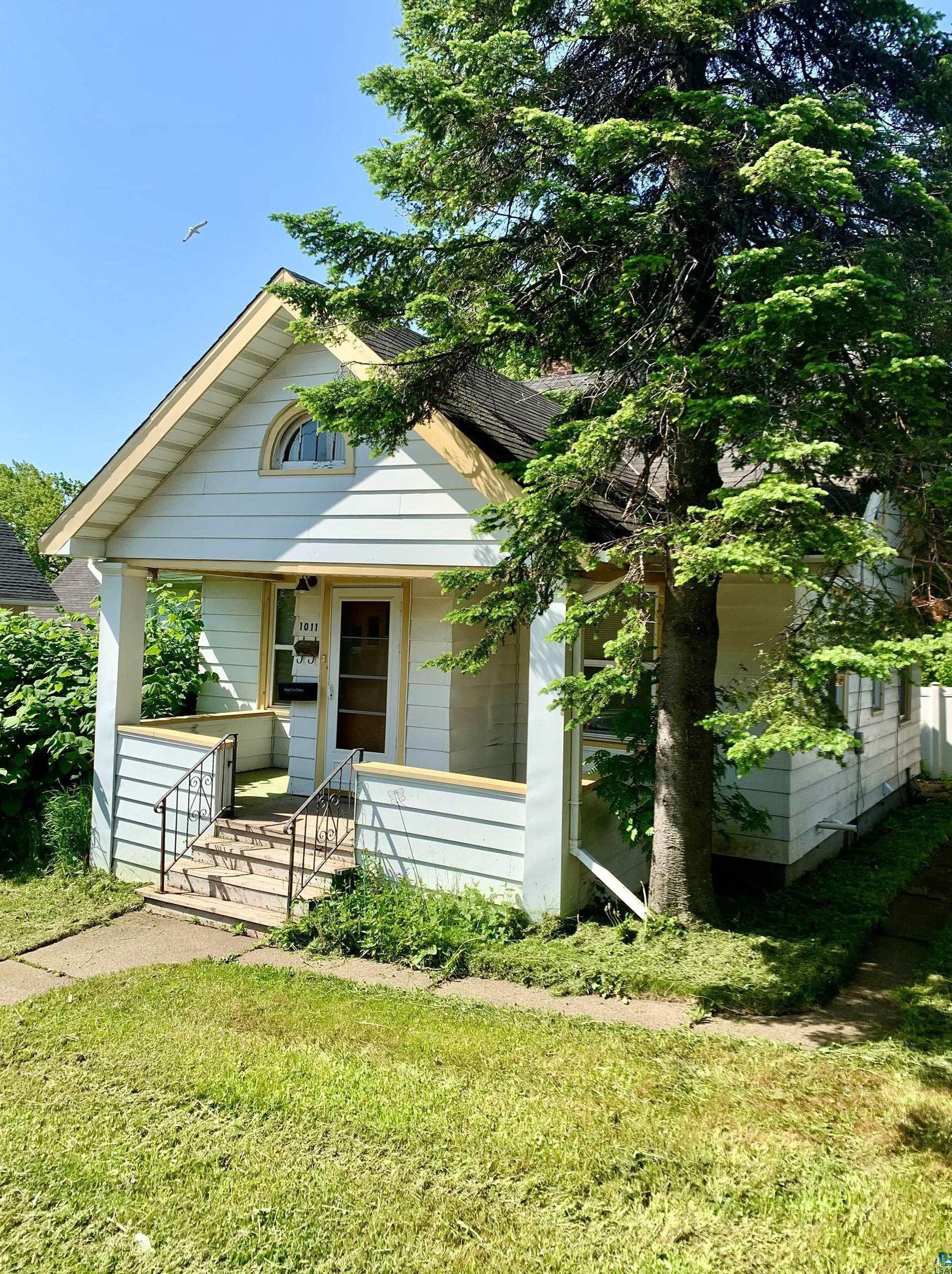 1011 N 12th Ave E, Duluth, MN 55805