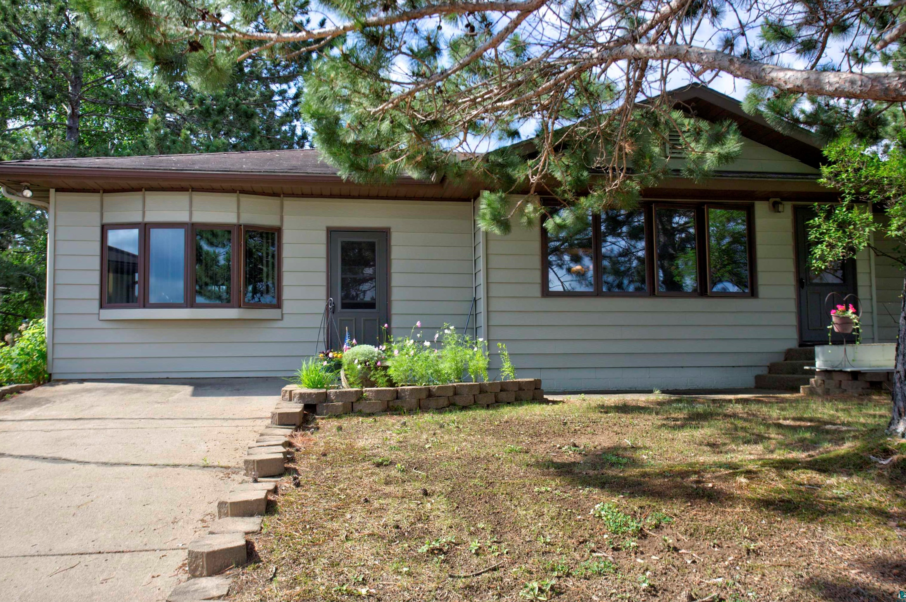 1602 E Harvey St, Ely, MN 55731