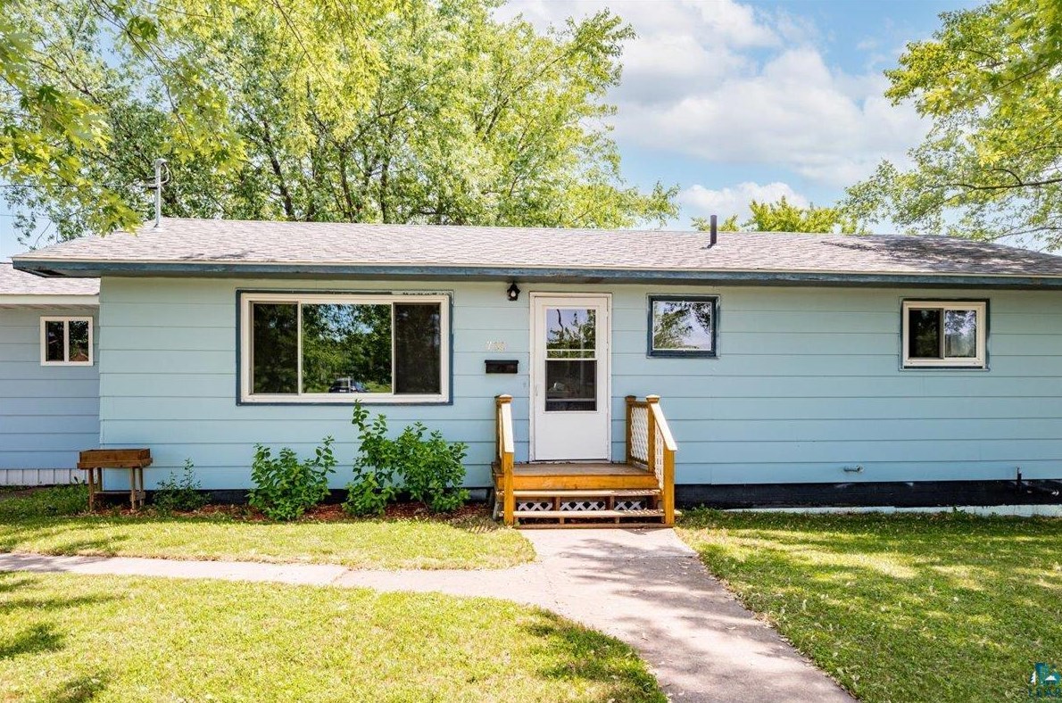 733 13th Ave, Two Harbors, MN 55616-1229