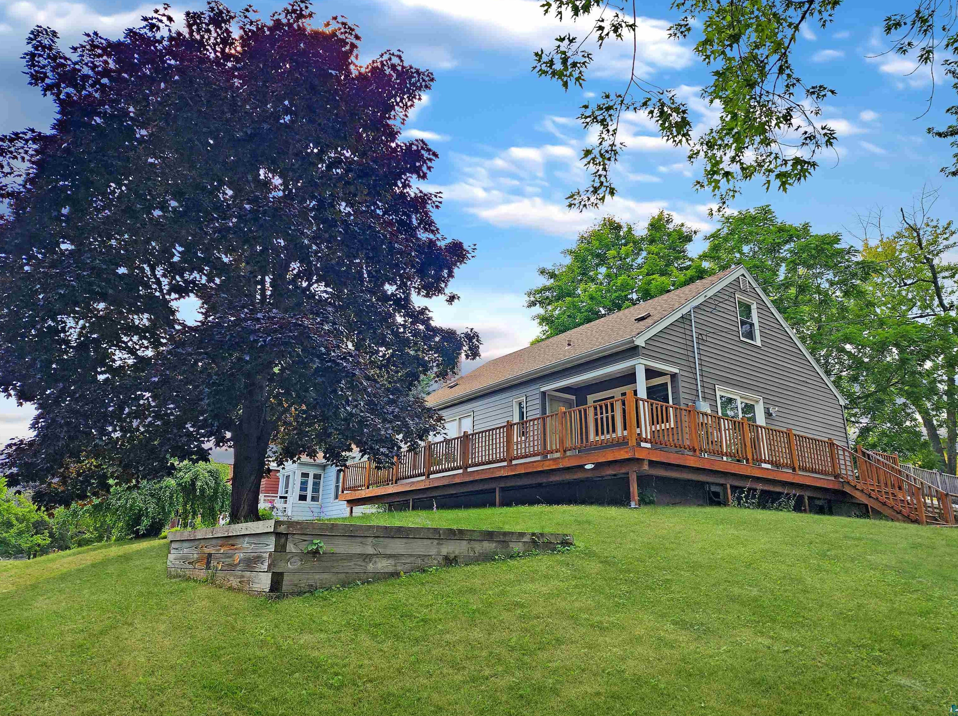 5061 London Rd, Duluth, MN 55804