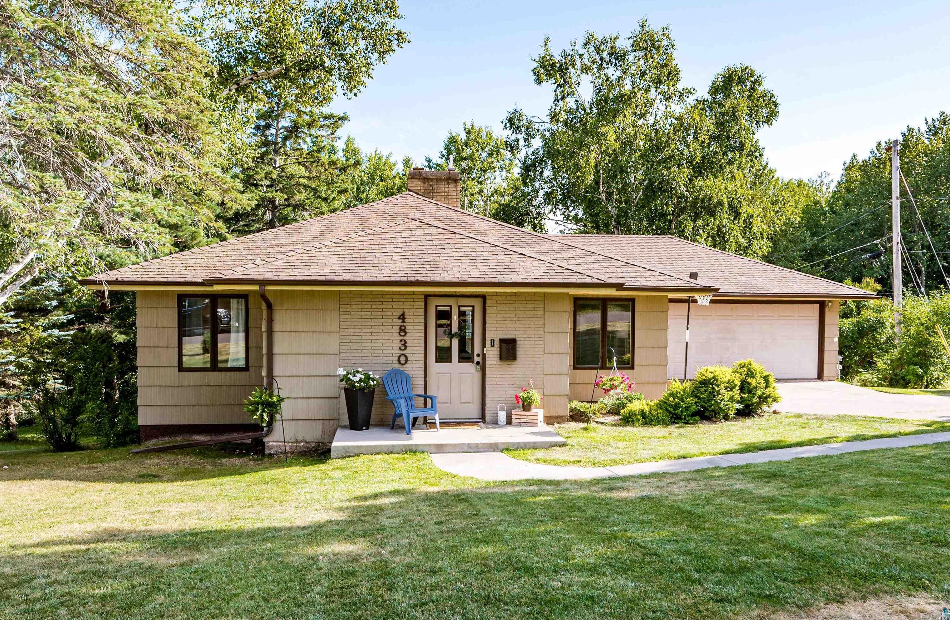 4830 Wyoming St, Duluth, MN 55804-1241