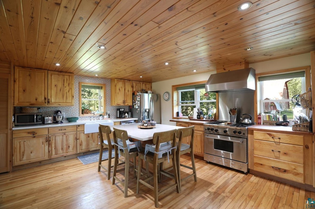 3617 Salo Rd, Embarrass, MN 55732