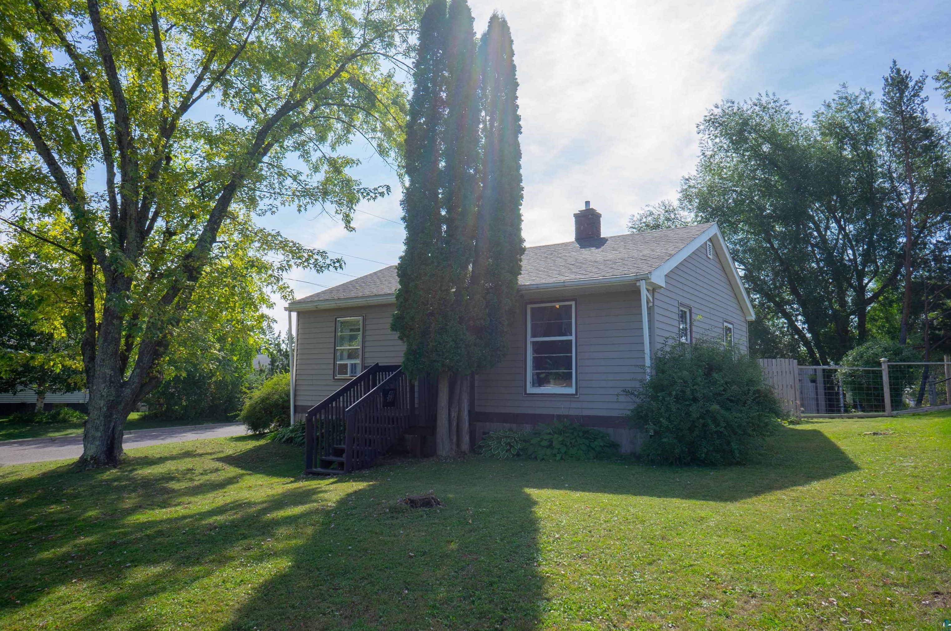 4832 Glenwood St, Duluth, MN 55804