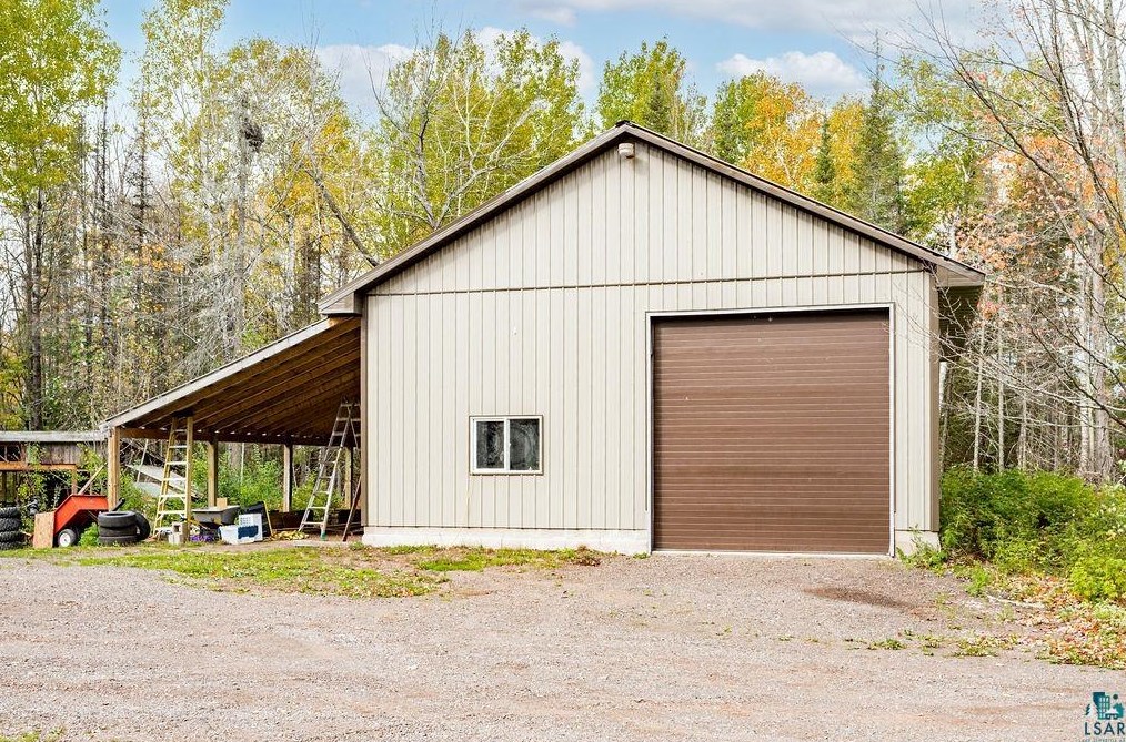 5743 Arnold Rd, Duluth, MN 55803