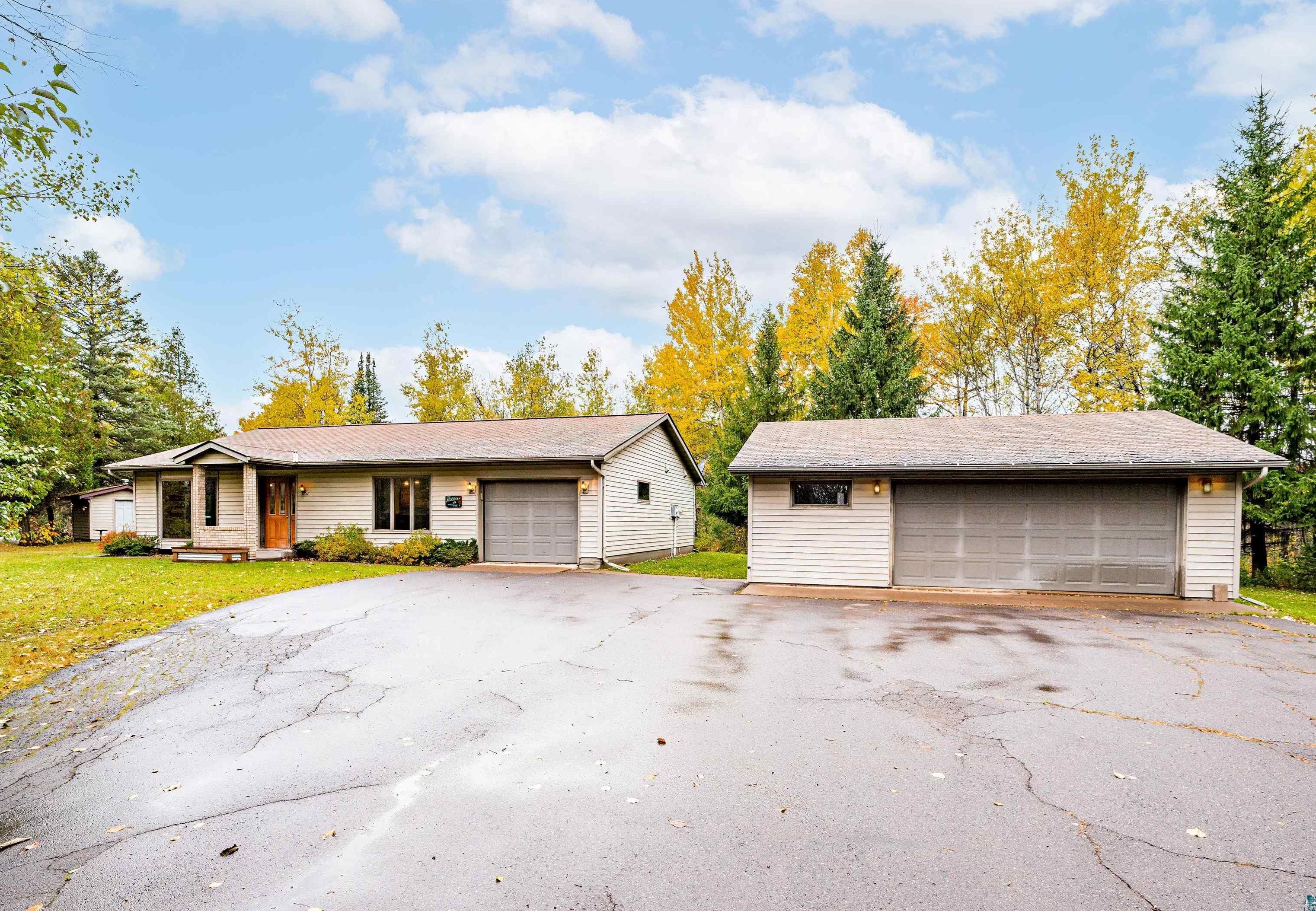 549 S Ugstad Rd, Duluth, MN 55810