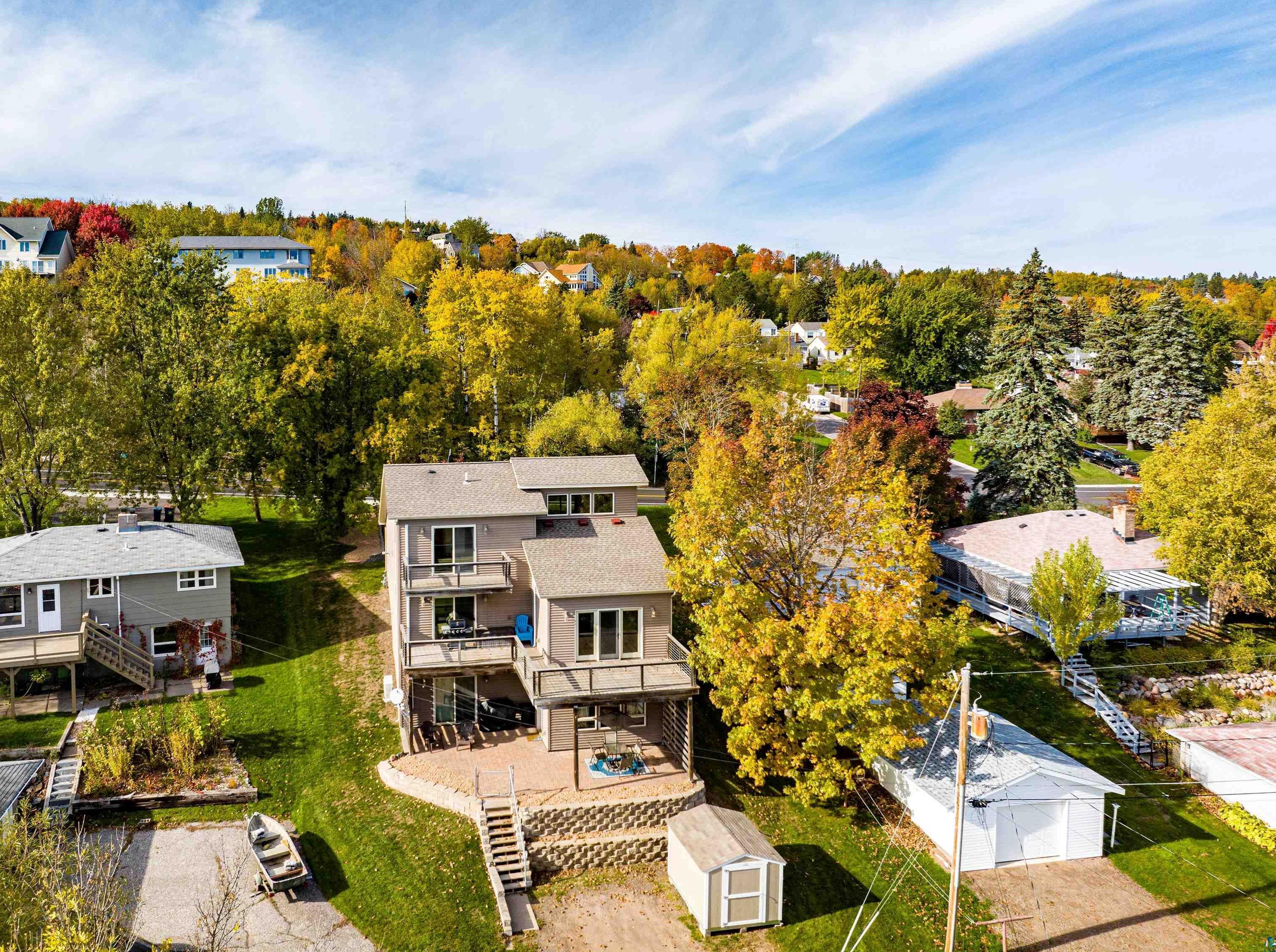 2810 W Skyline Pkwy, Duluth, MN 55806