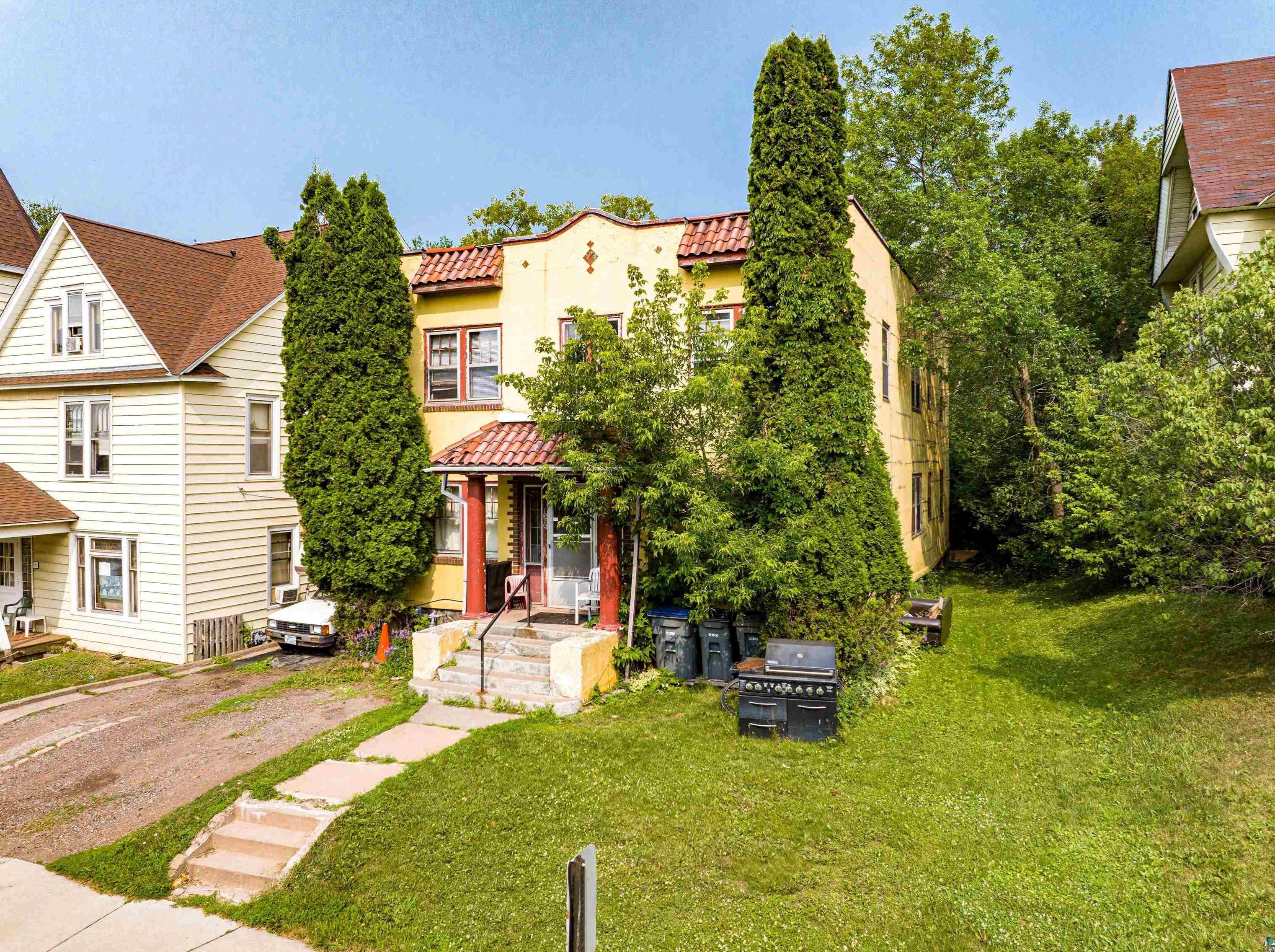 1315 E 2nd St, Duluth, MN 55805