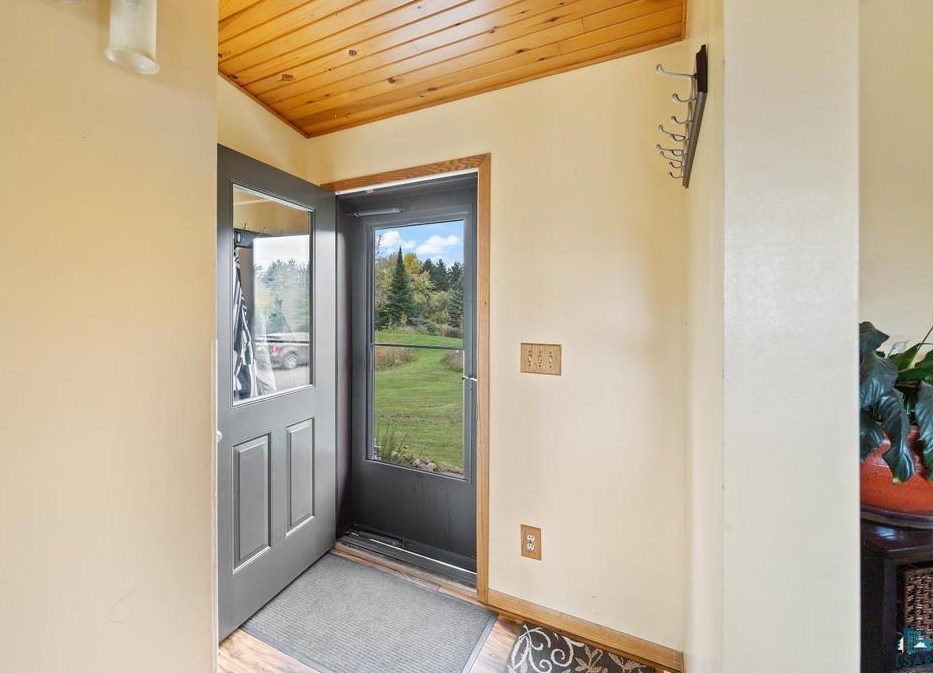 44 W Stark Rd, Esko, MN 55733