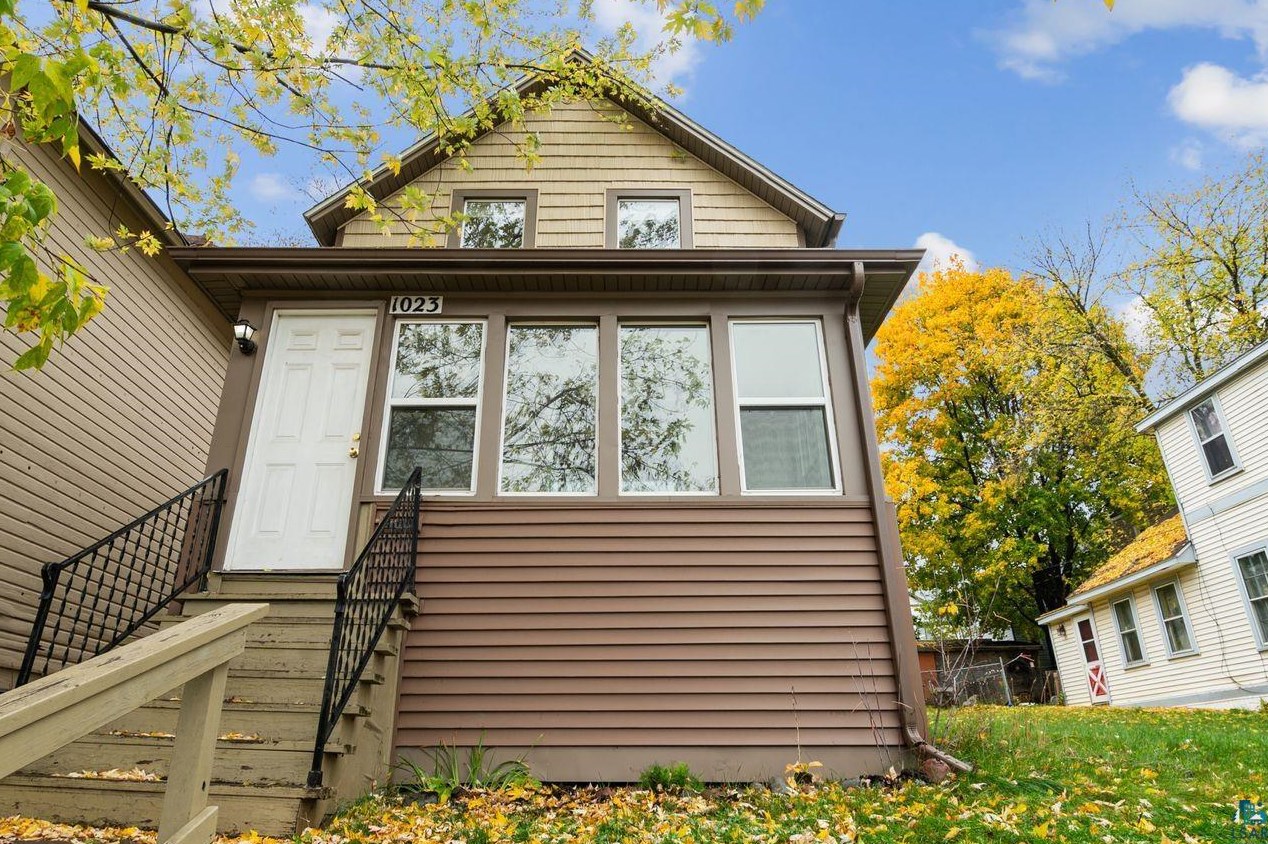 1023 &amp 1025 E 3rd St, Duluth, MN 55805