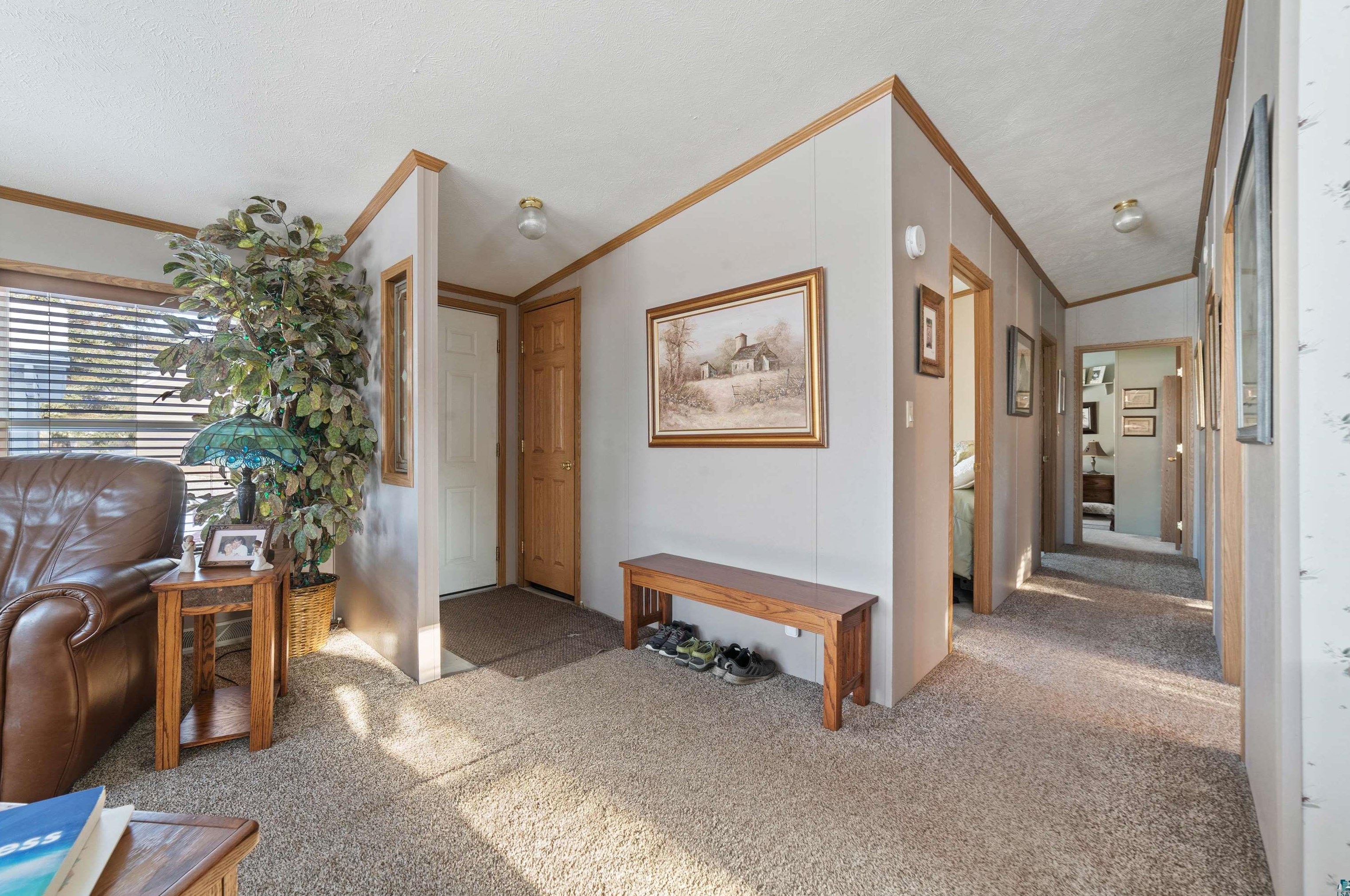 2 Redwood Dr, Duluth, MN 55810