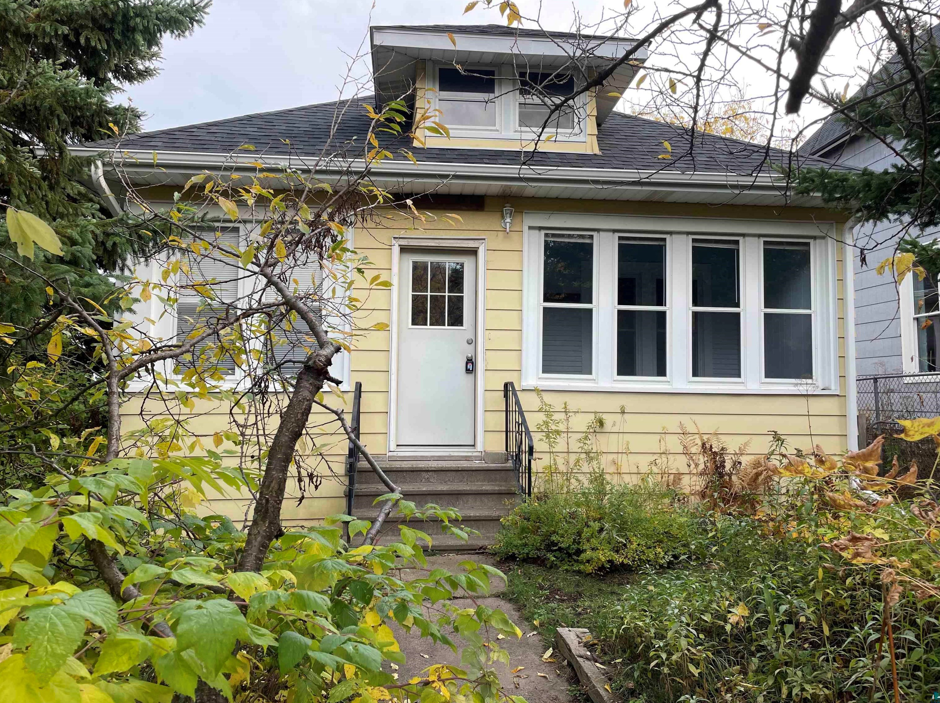 432 E 10th St, Duluth, MN 55805