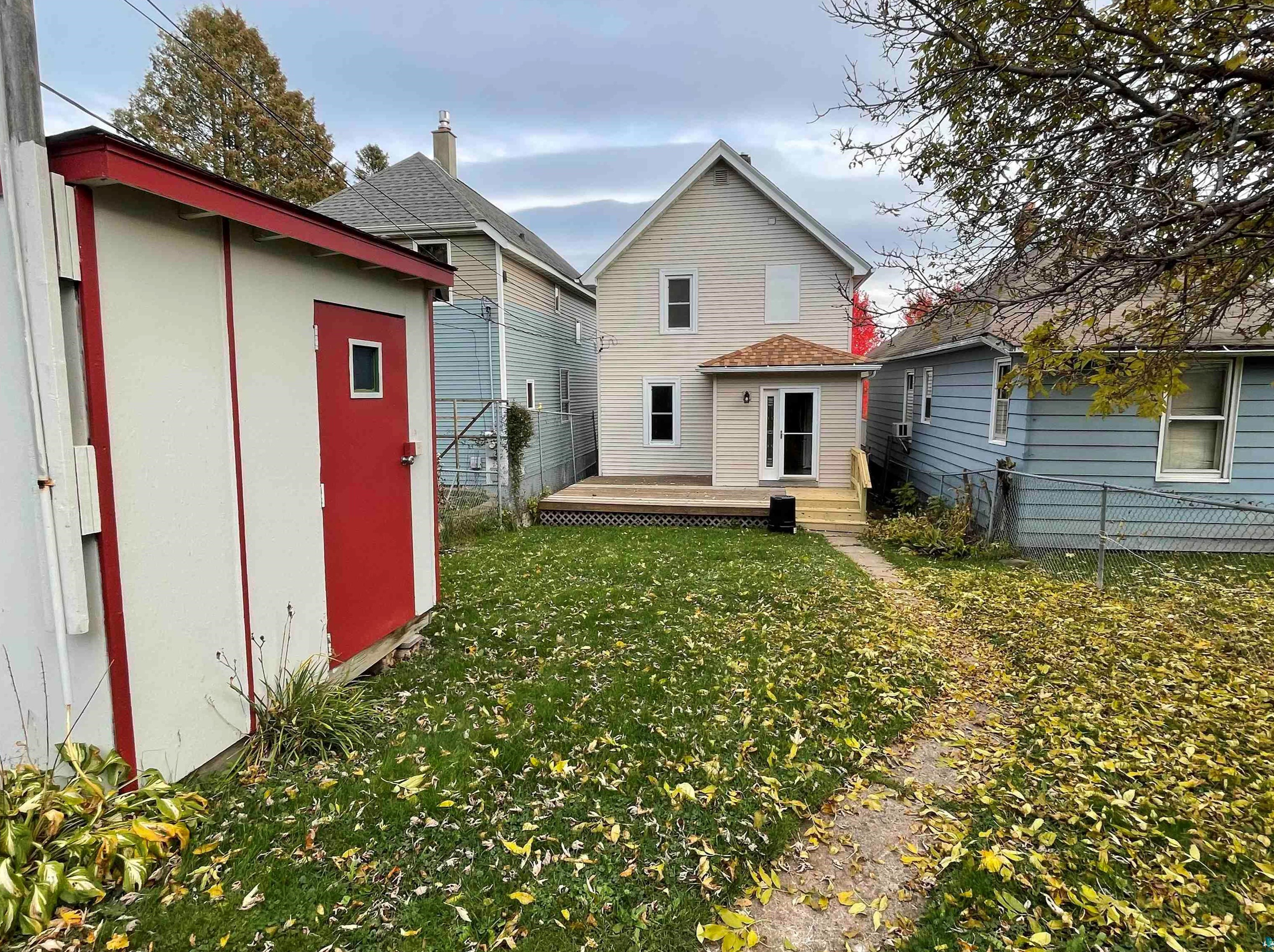 1213 E 6th St, Duluth, MN 55805