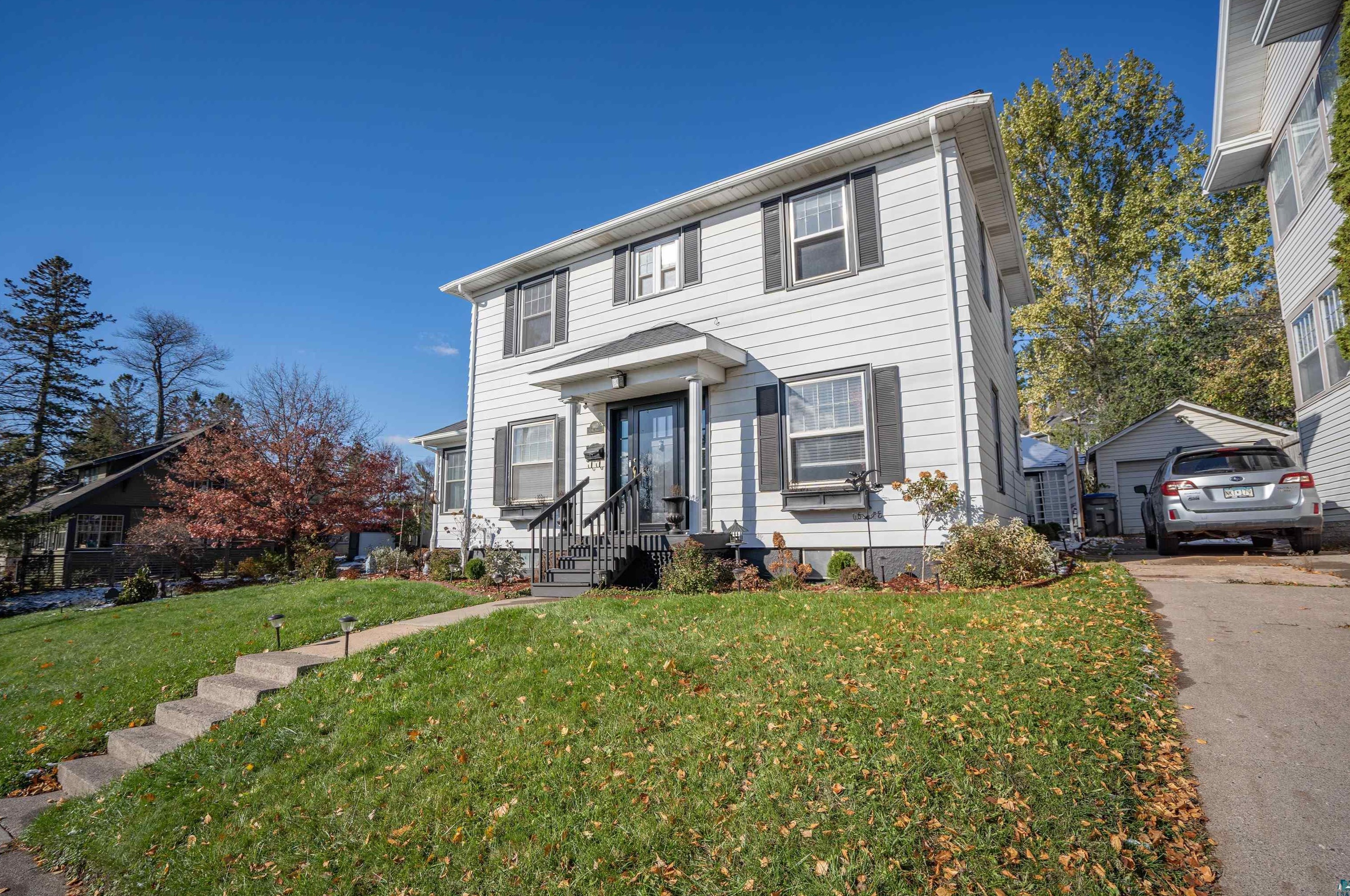 1617 E 8th St, Duluth, MN 55812