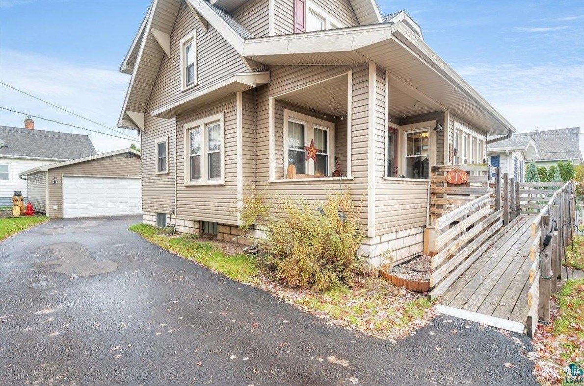 426 N 47th Ave W, Duluth, MN 55807