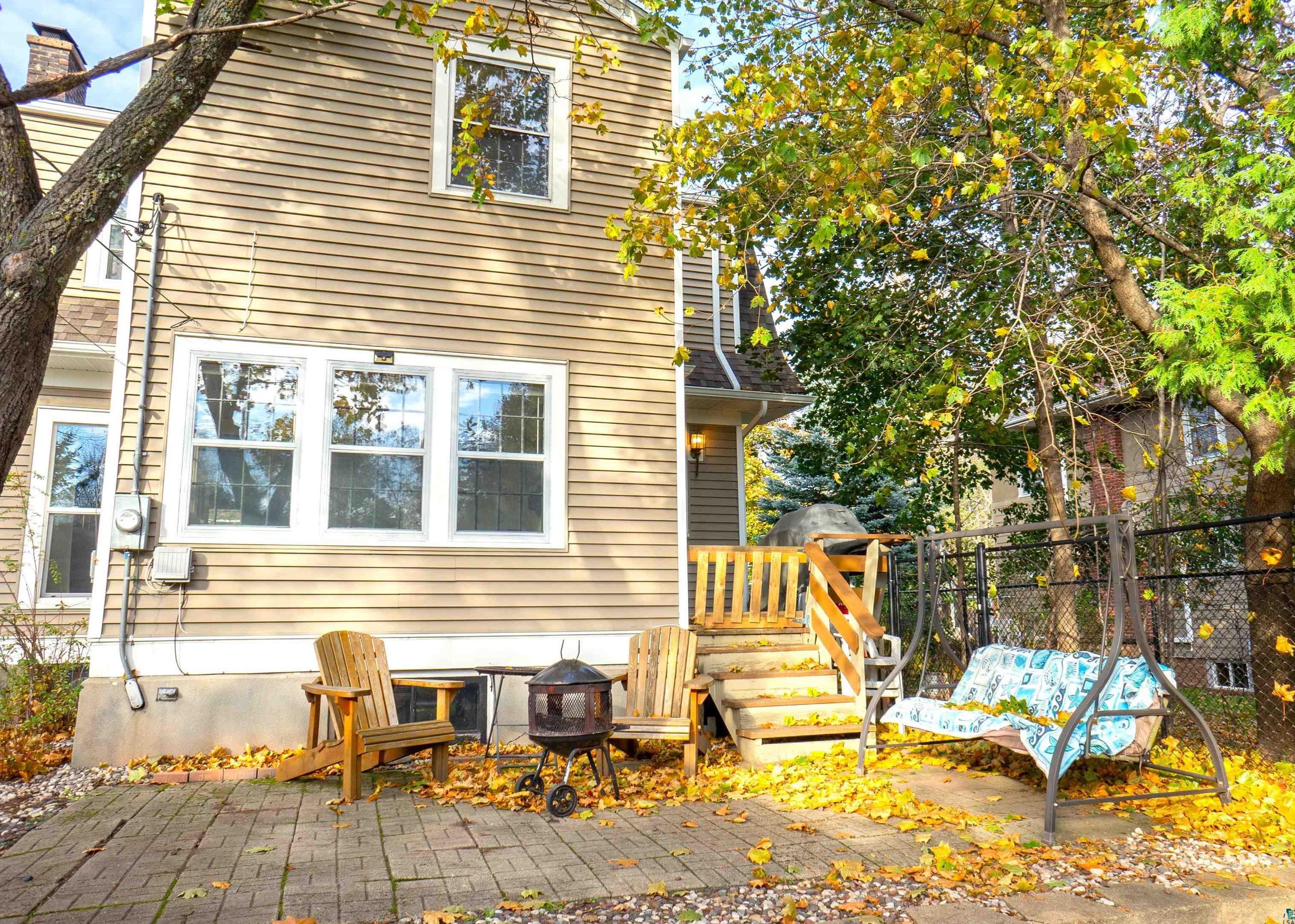 136 Waverly Pl, Duluth, MN 55803