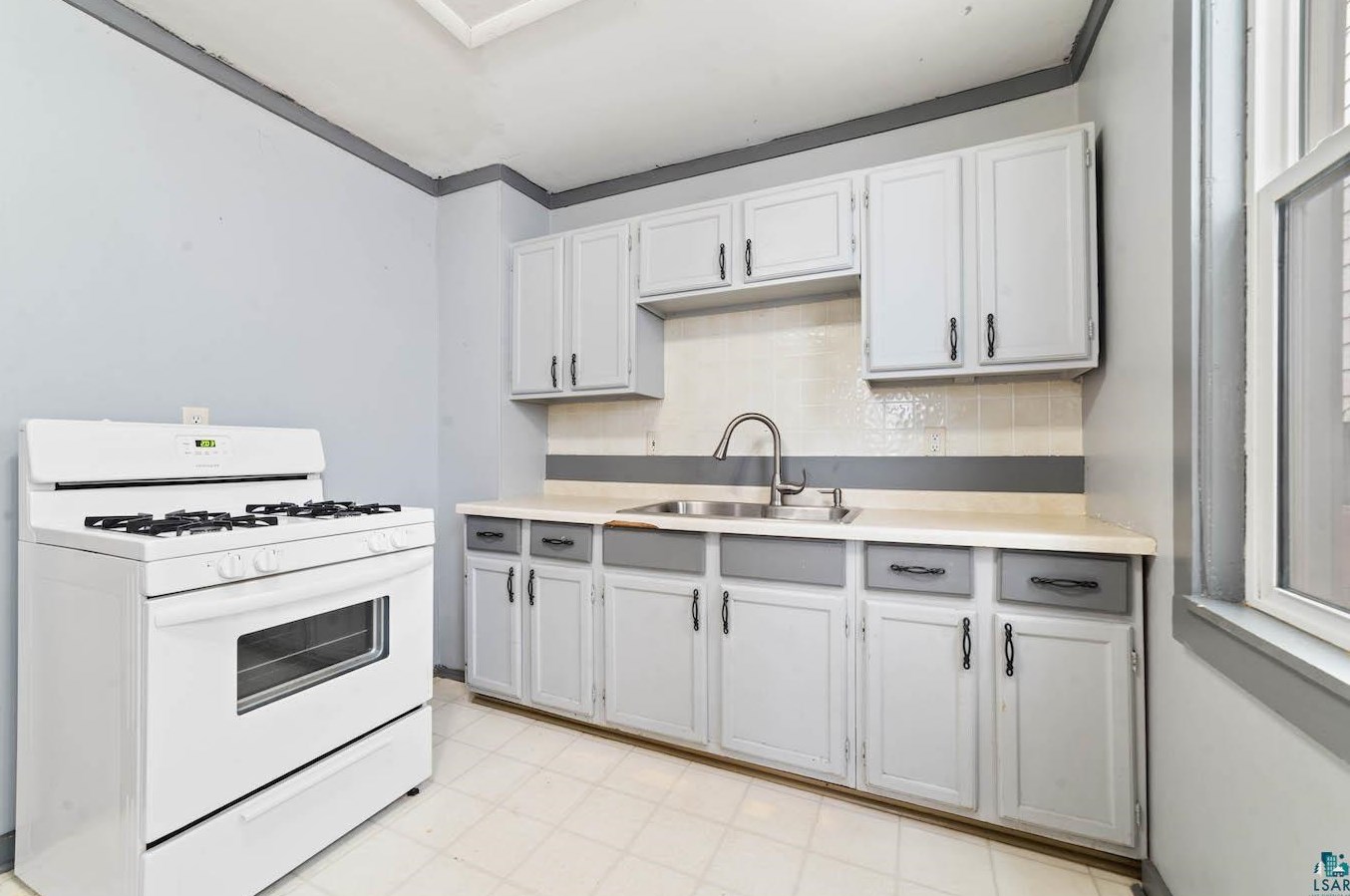 620 N 1st Ave E, Duluth, MN 55805