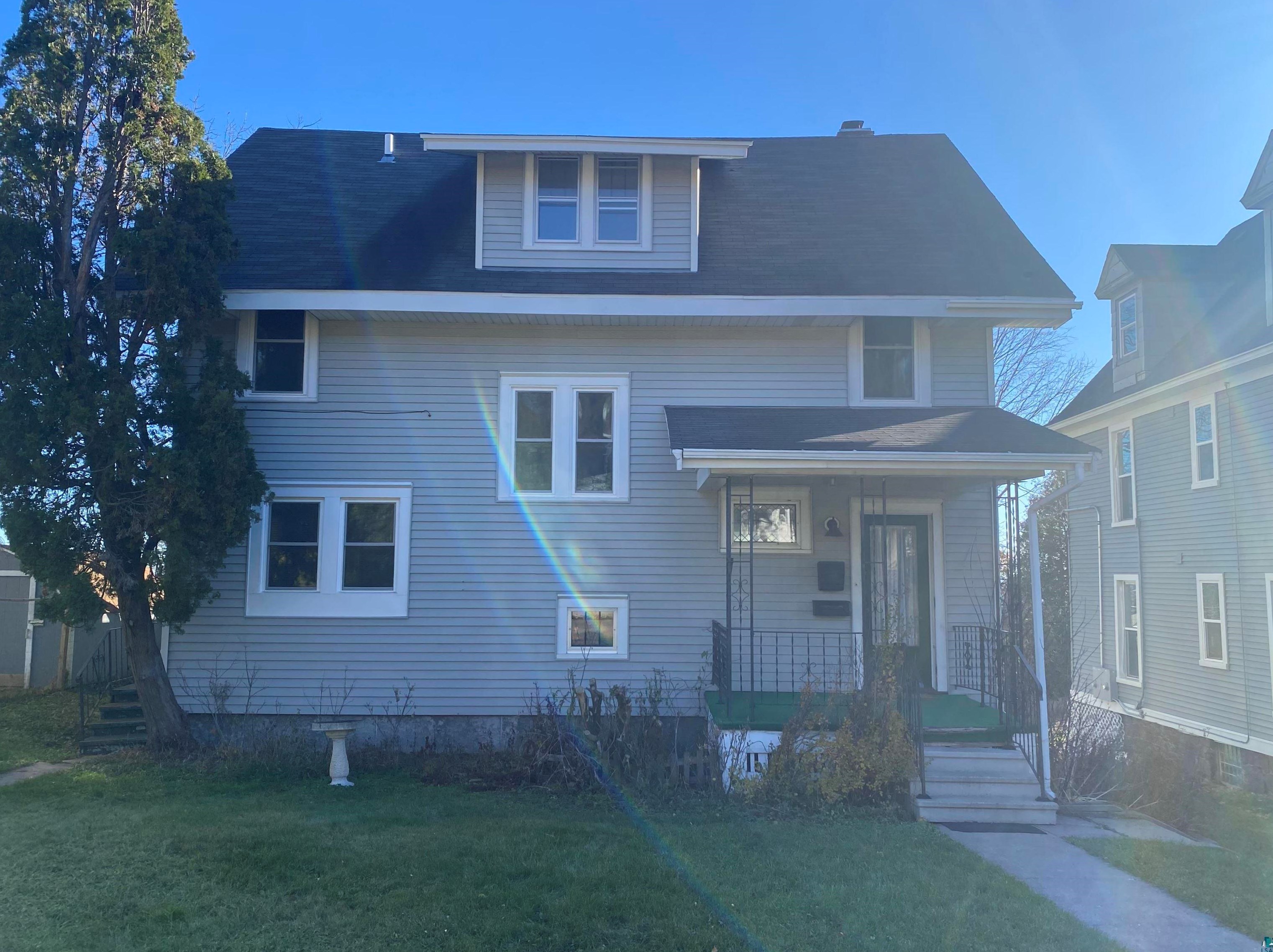 1814 E 5th St, Duluth, MN 55804