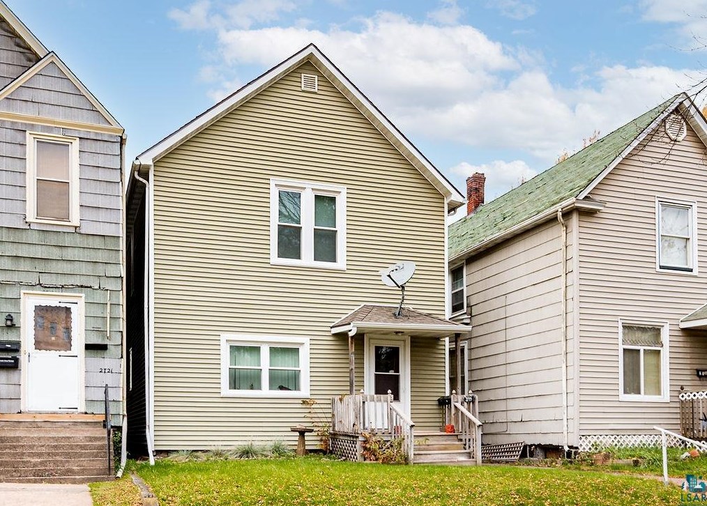 2719 W 2nd St, Duluth, MN 55806