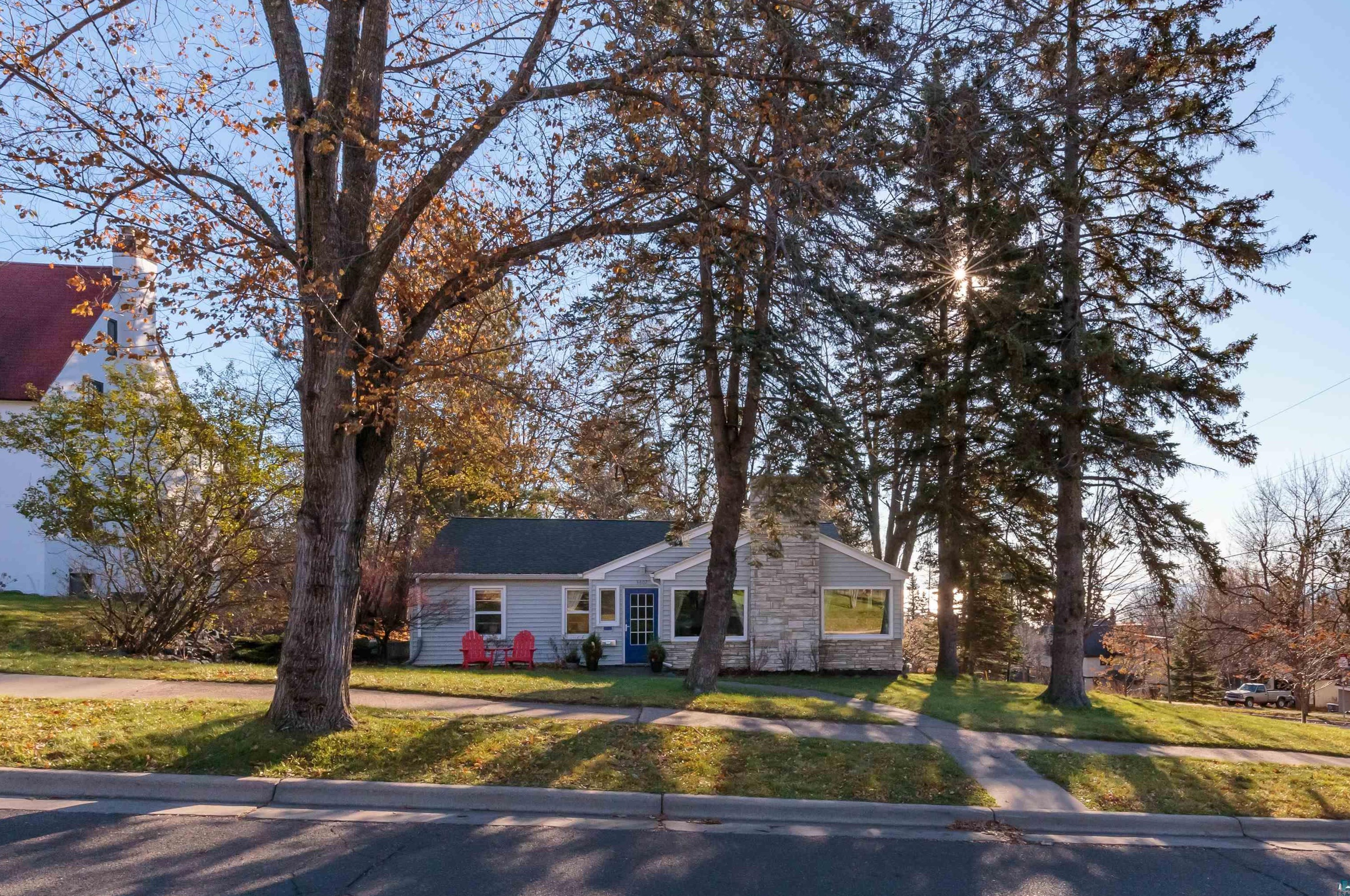 3602 E 4th St, Duluth, MN 55804
