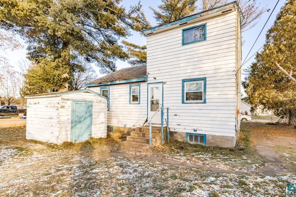 833 Larch St, Scanlon, MN 55720