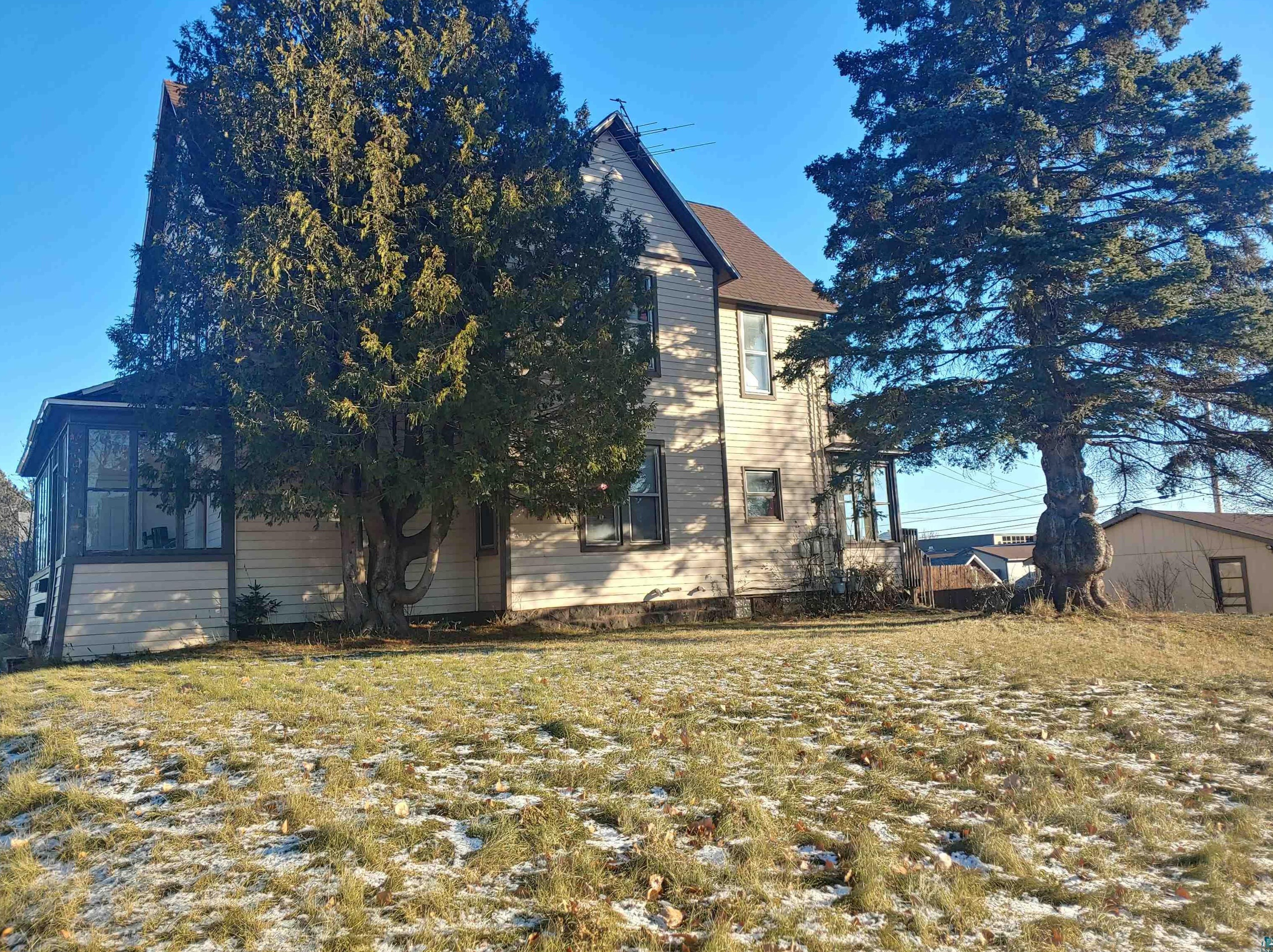 730 6th Ave, Two Harbors, MN 55616